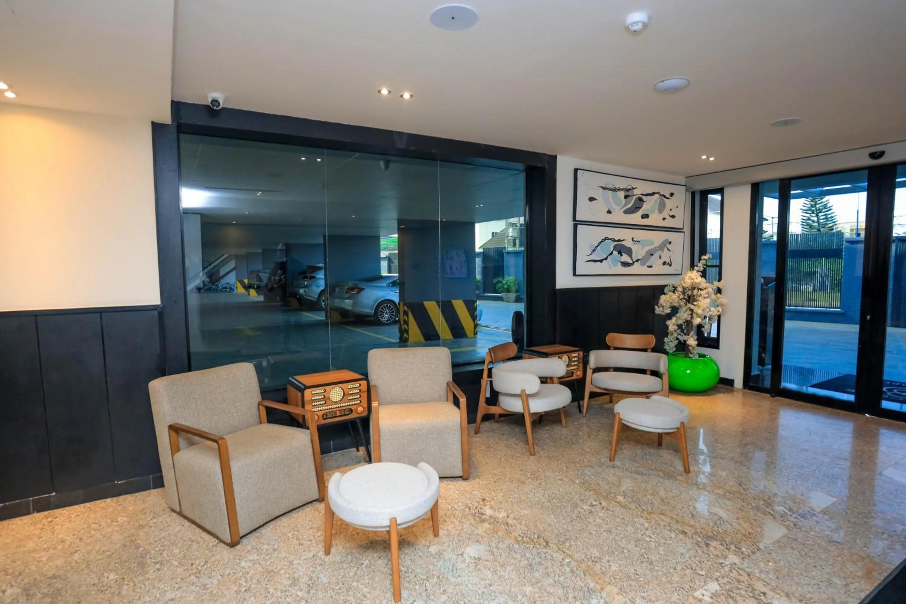 Seating area in Blu Pearl Hotel & Residence