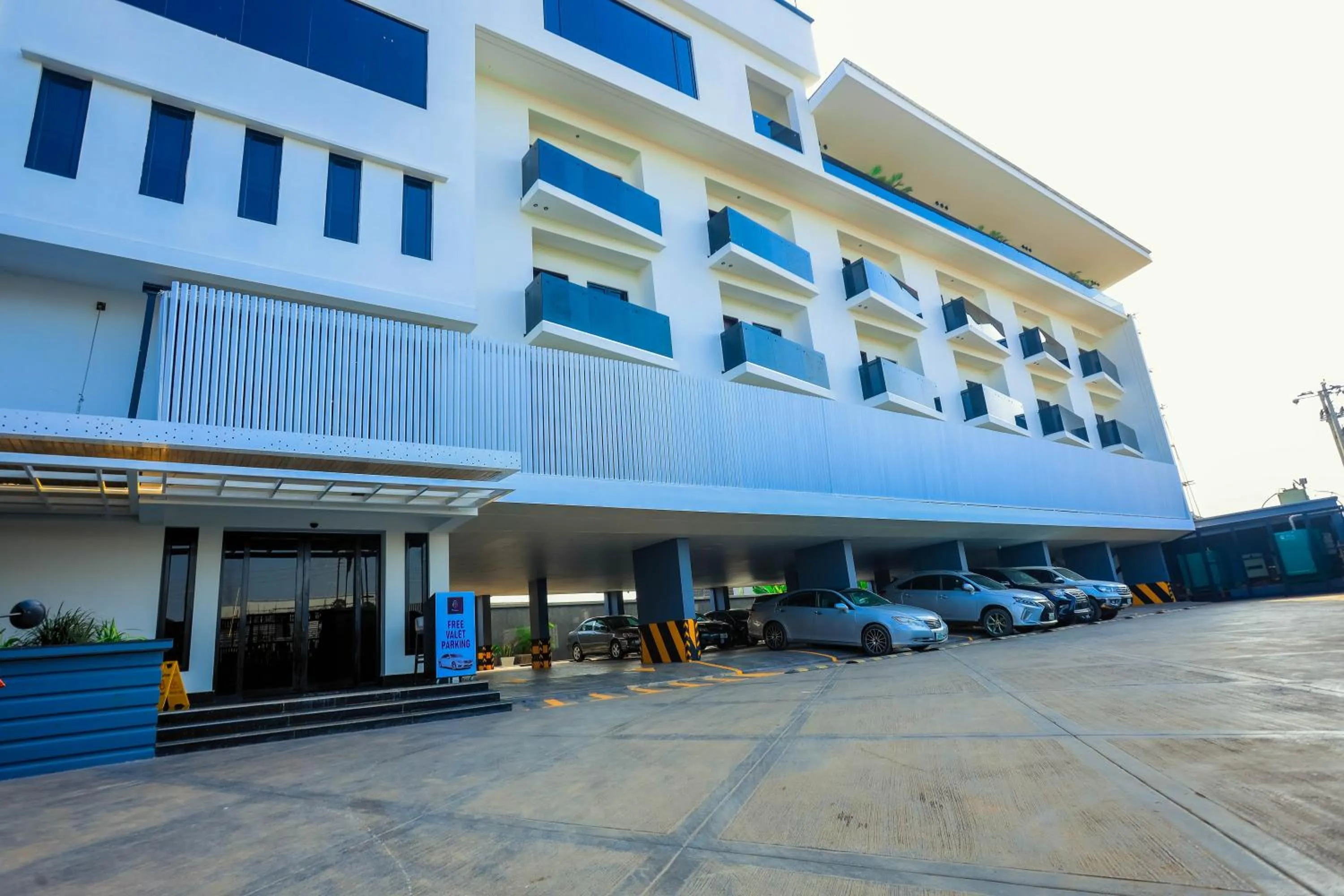 Property building in Blu Pearl Hotel & Residence