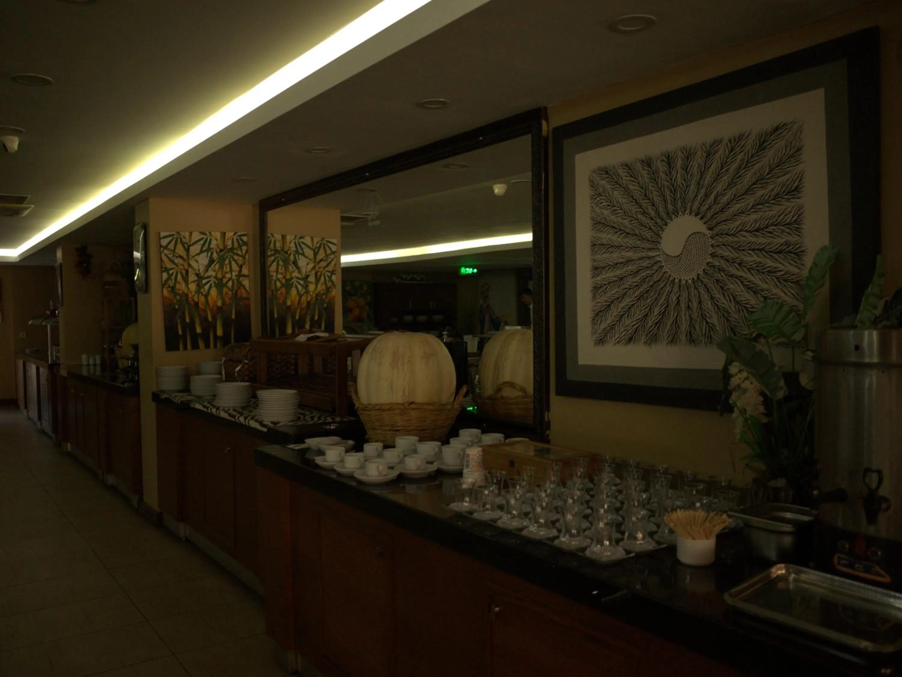 Food and drinks in Liv Suit Hotel