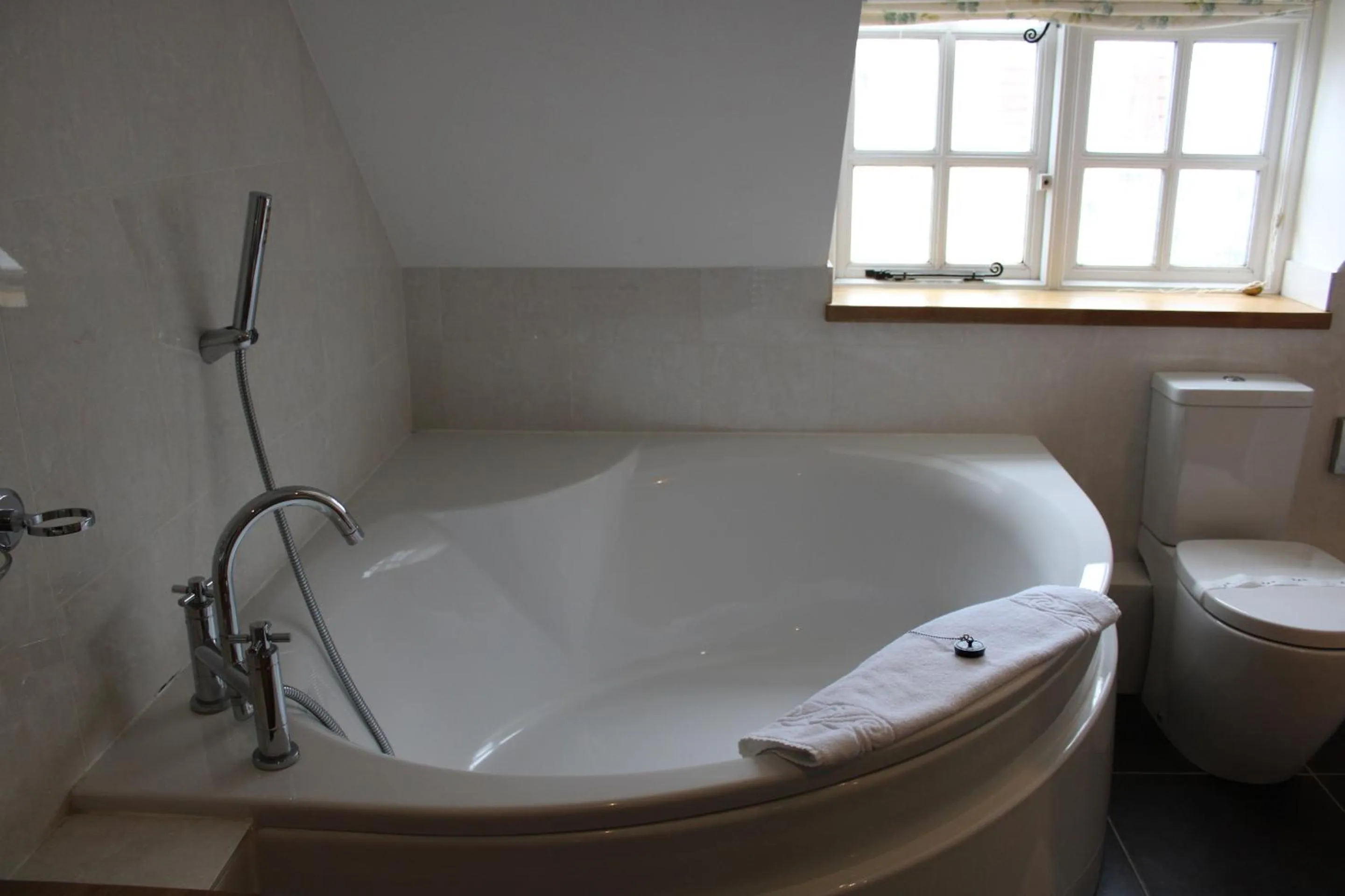 Bathroom in The Chequers Inn