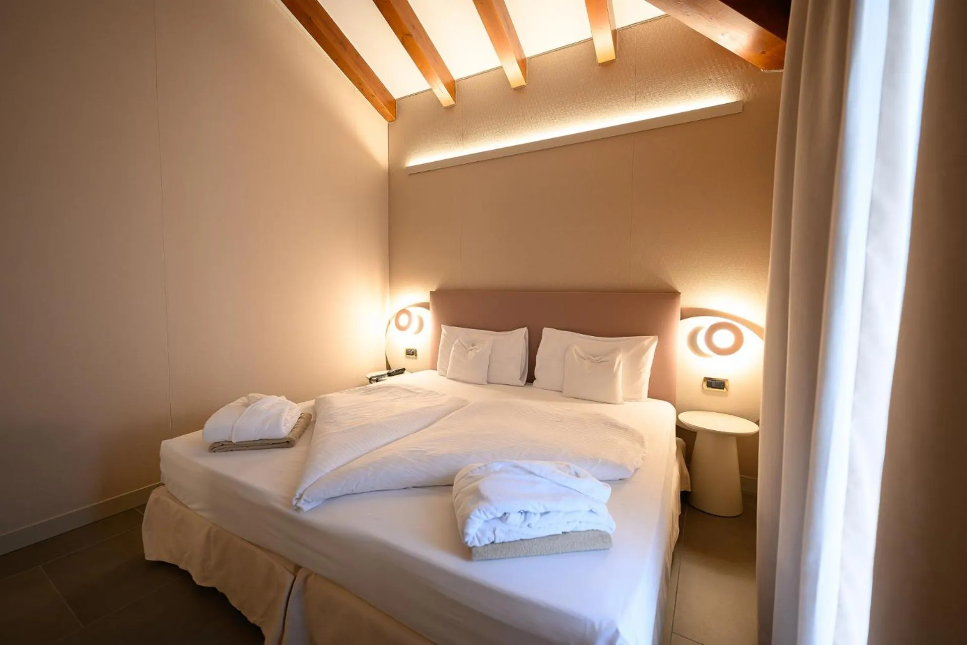Bedroom, Bed in Villa Nicolli Romantic Spa Resort - Adults Only