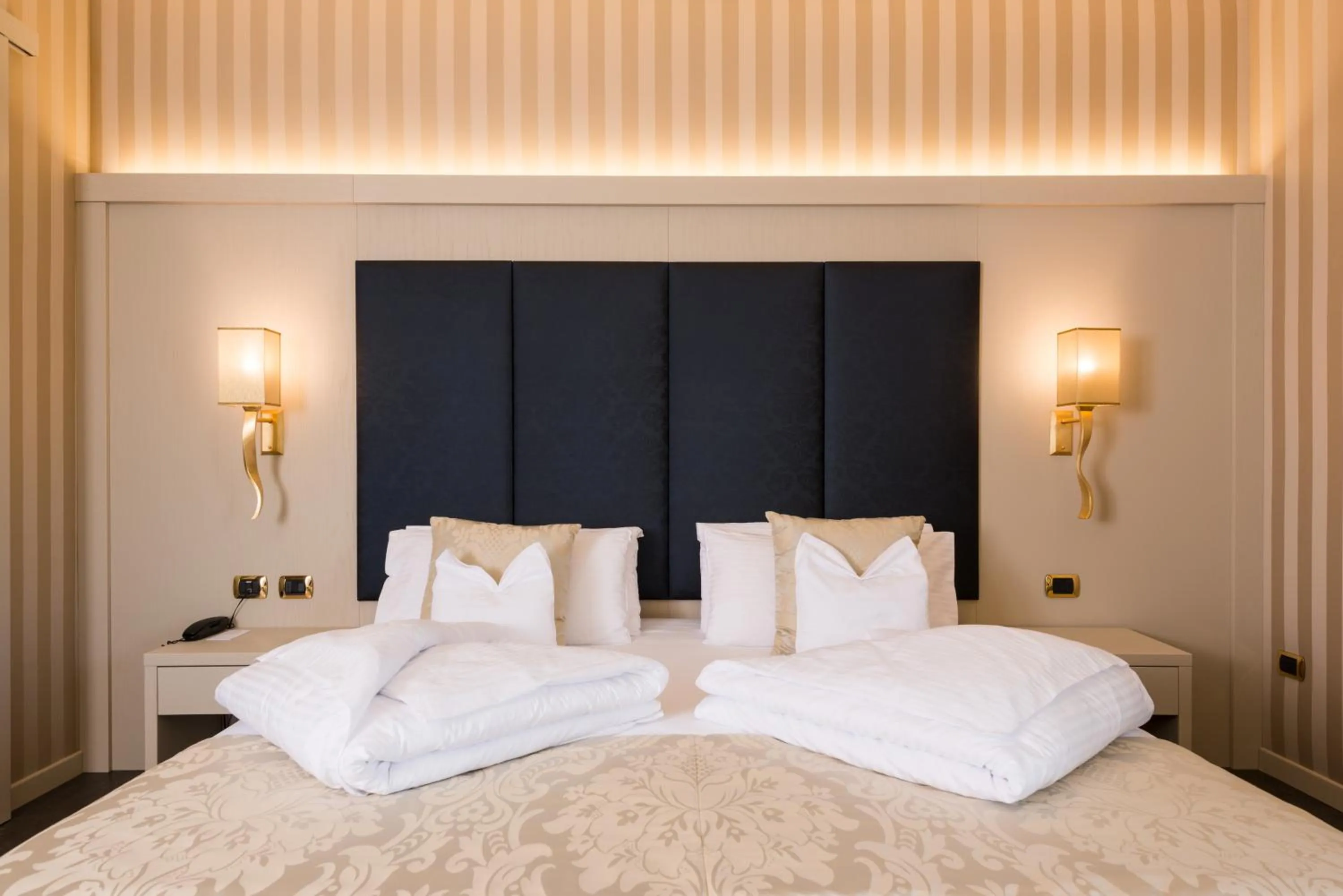 Bed in Villa Nicolli Romantic Spa Resort - Adults Only