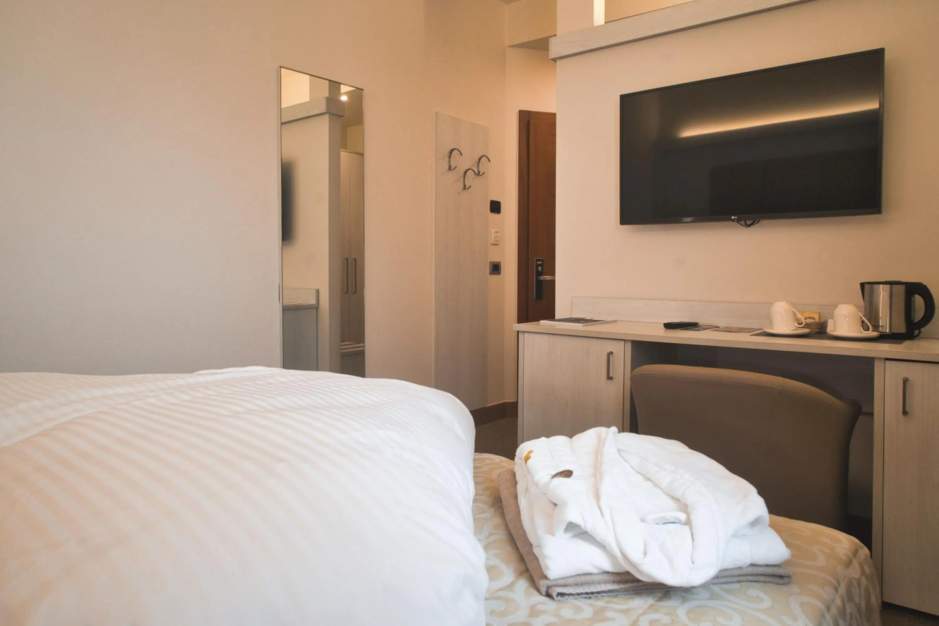 Bedroom, Bed in Villa Nicolli Romantic Spa Resort - Adults Only