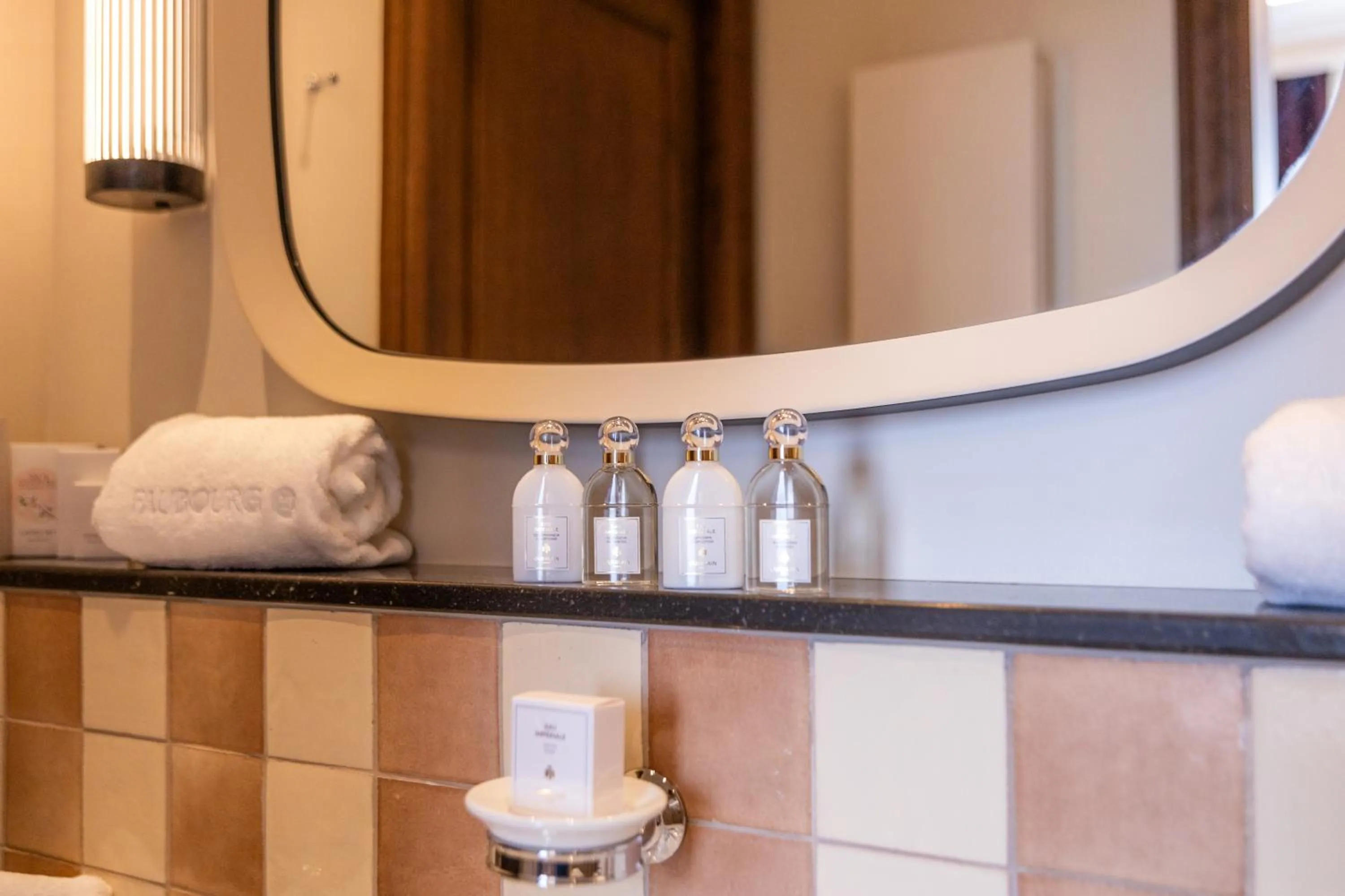 Bathroom in Faubourg 21 - The Leading Hotels of the World