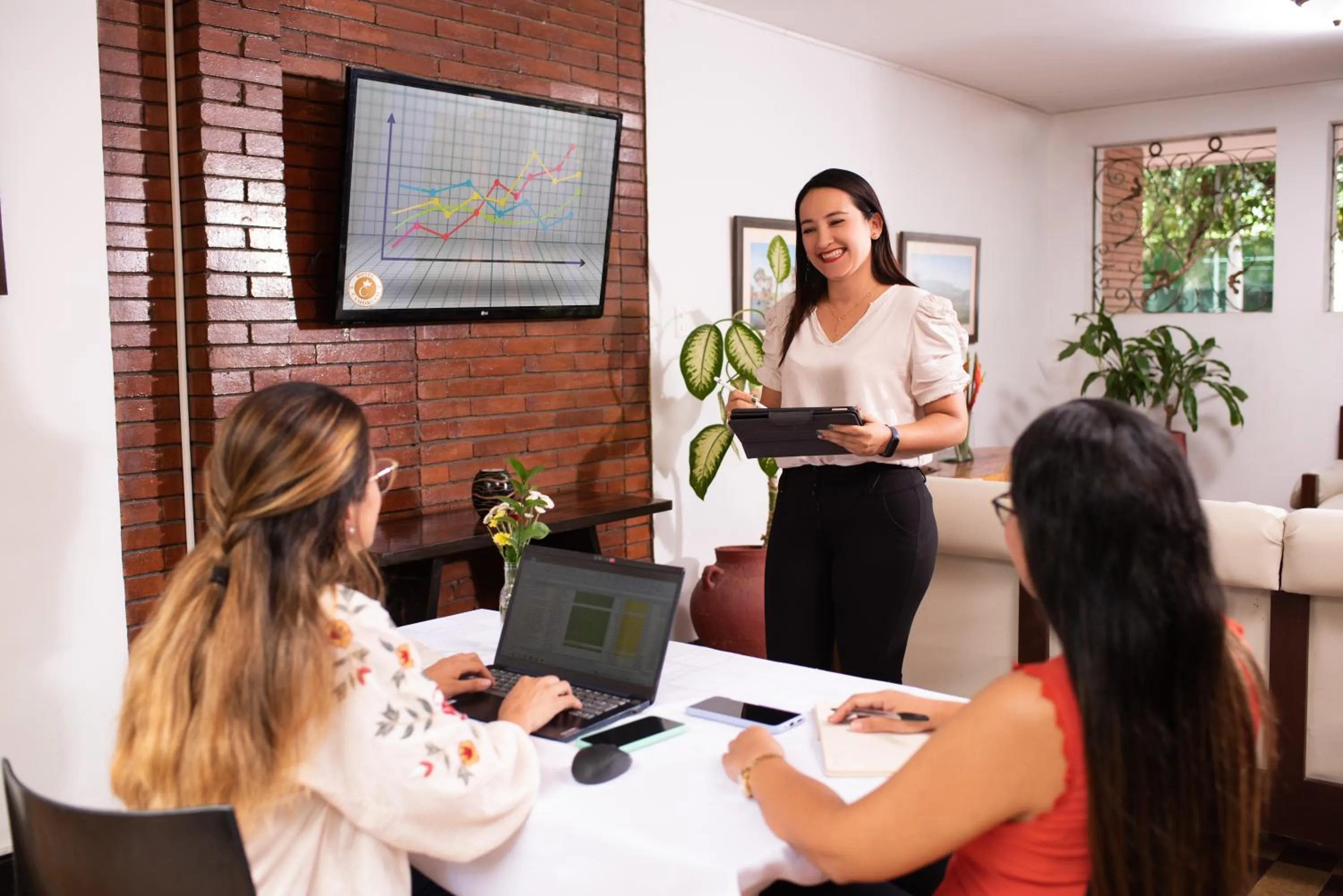 Seating area in Hotel Camoruco