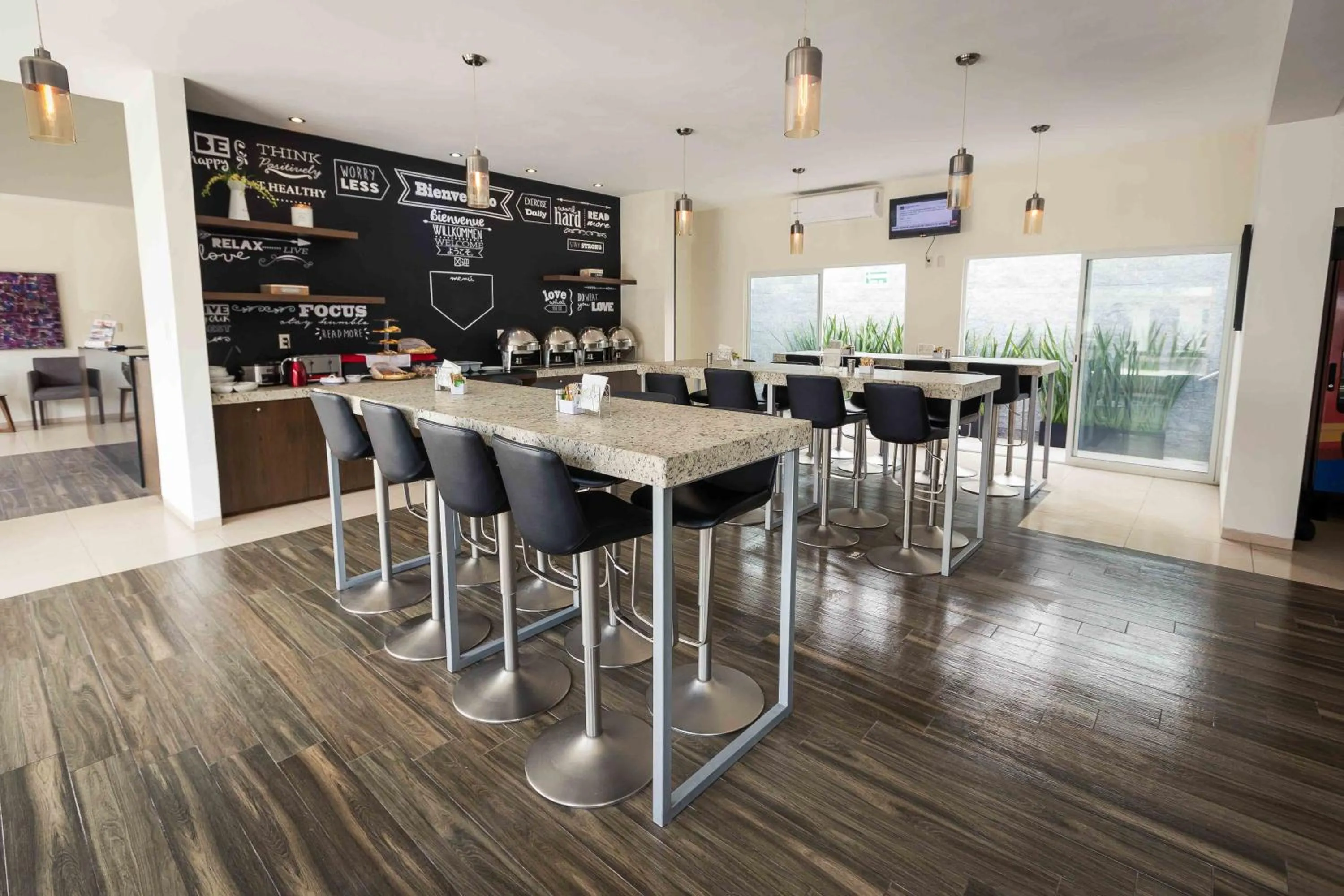 Restaurant/places to eat in Redwood Villas Zona Industrial San Luis Potosi