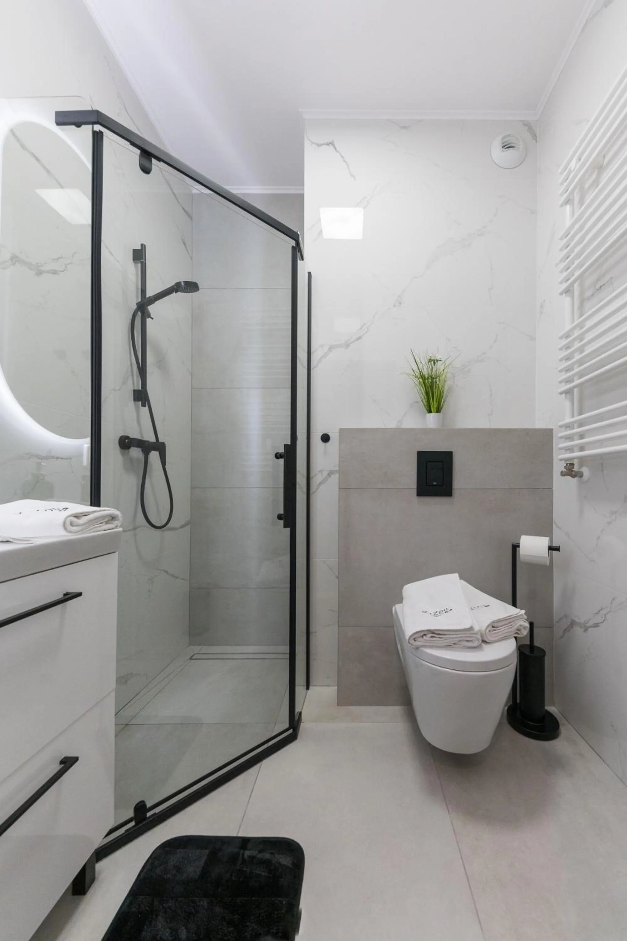 Toilet in KaZou Residence