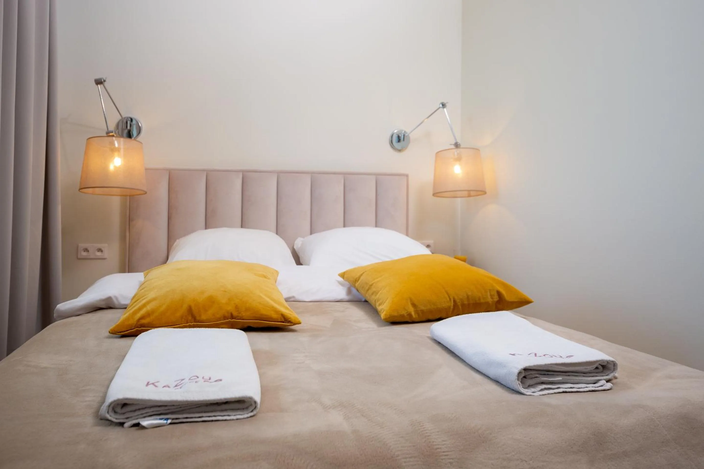 Bed in KaZou Residence