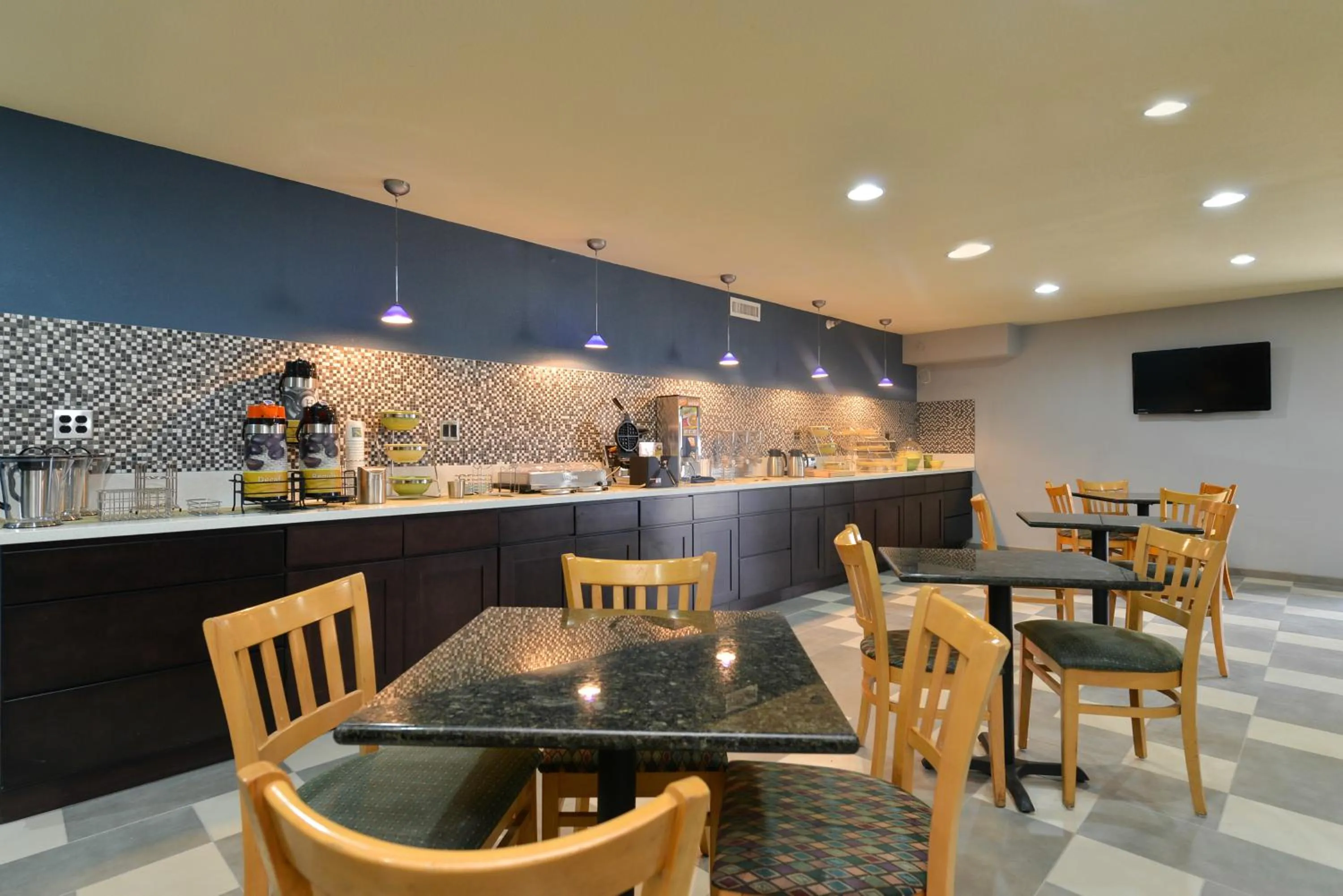 Breakfast in Quality Inn Needles