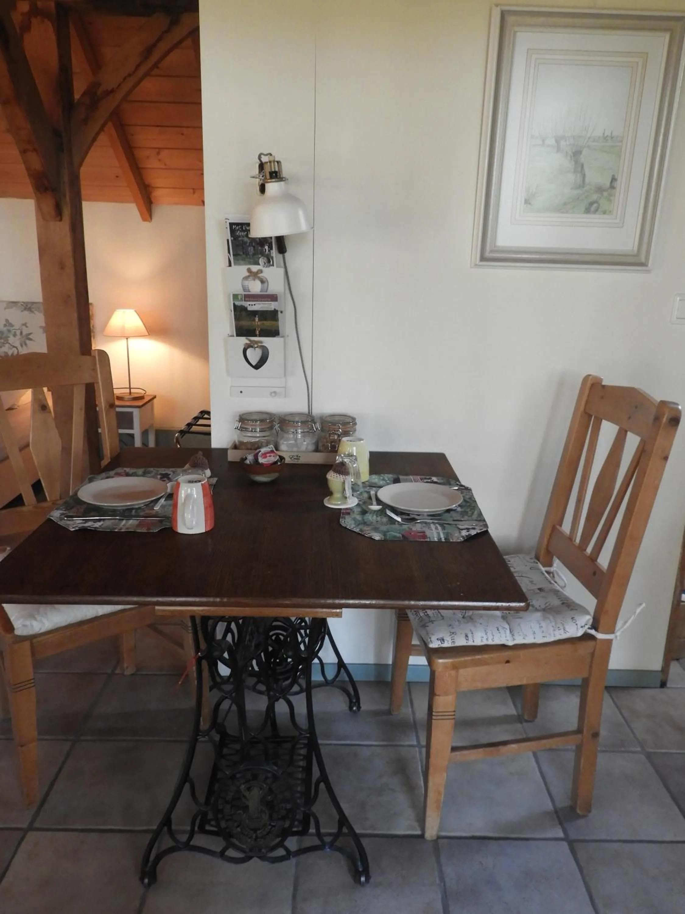 Dining area in Bed&Breakfast 't Eikeltje
