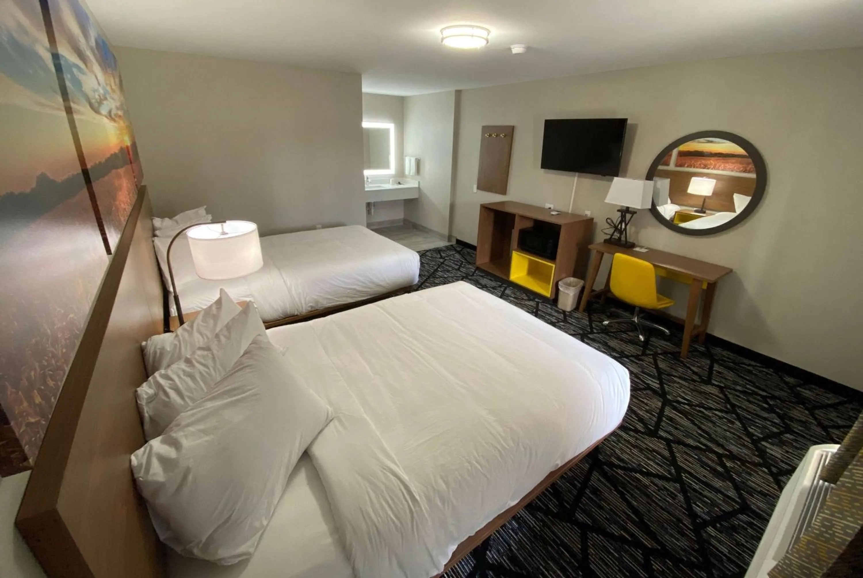 Photo of the whole room, Bed in Days Inn by Wyndham Lake Charles