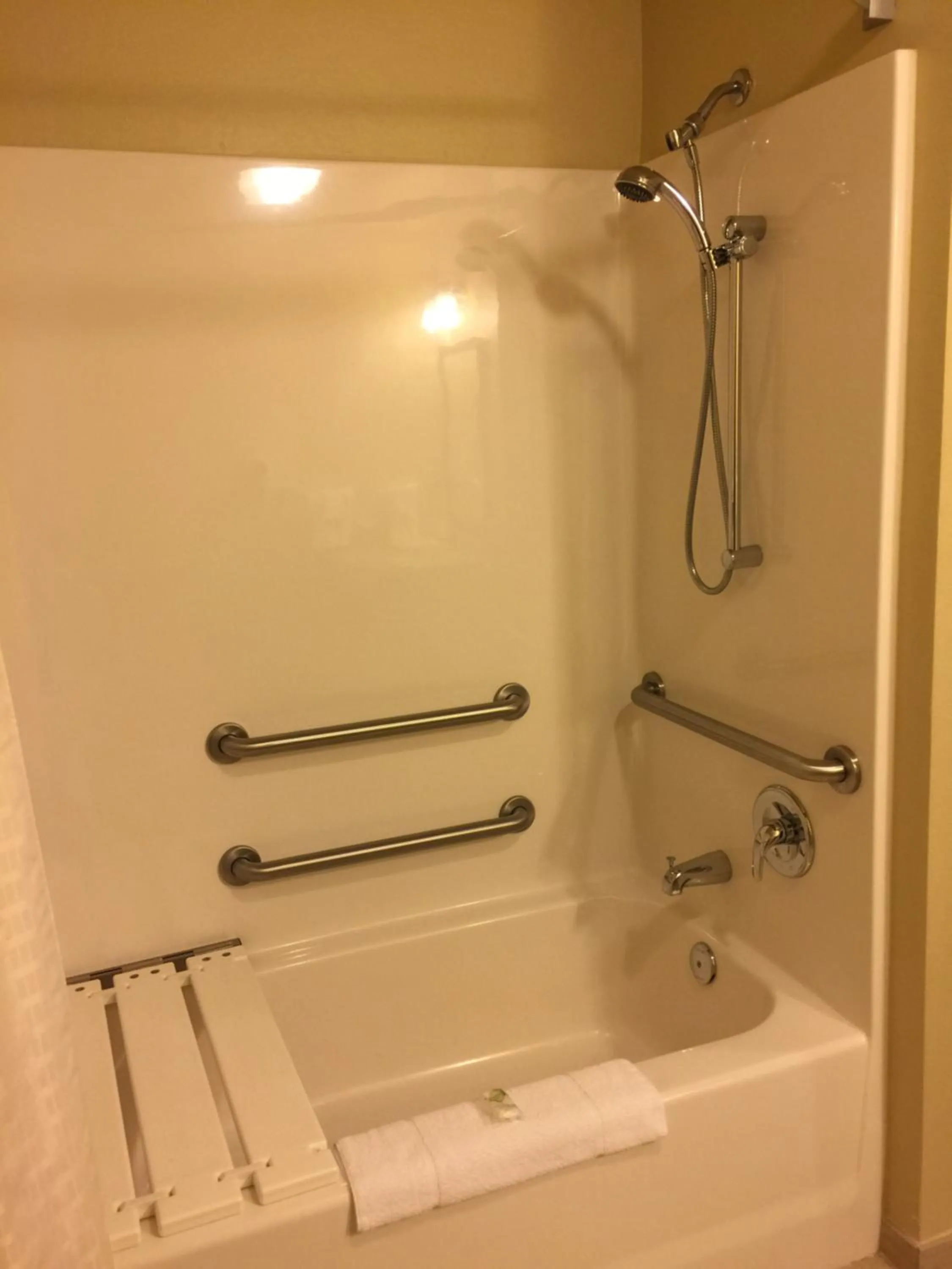 Shower in Cobblestone Inn & Suites - Waverly
