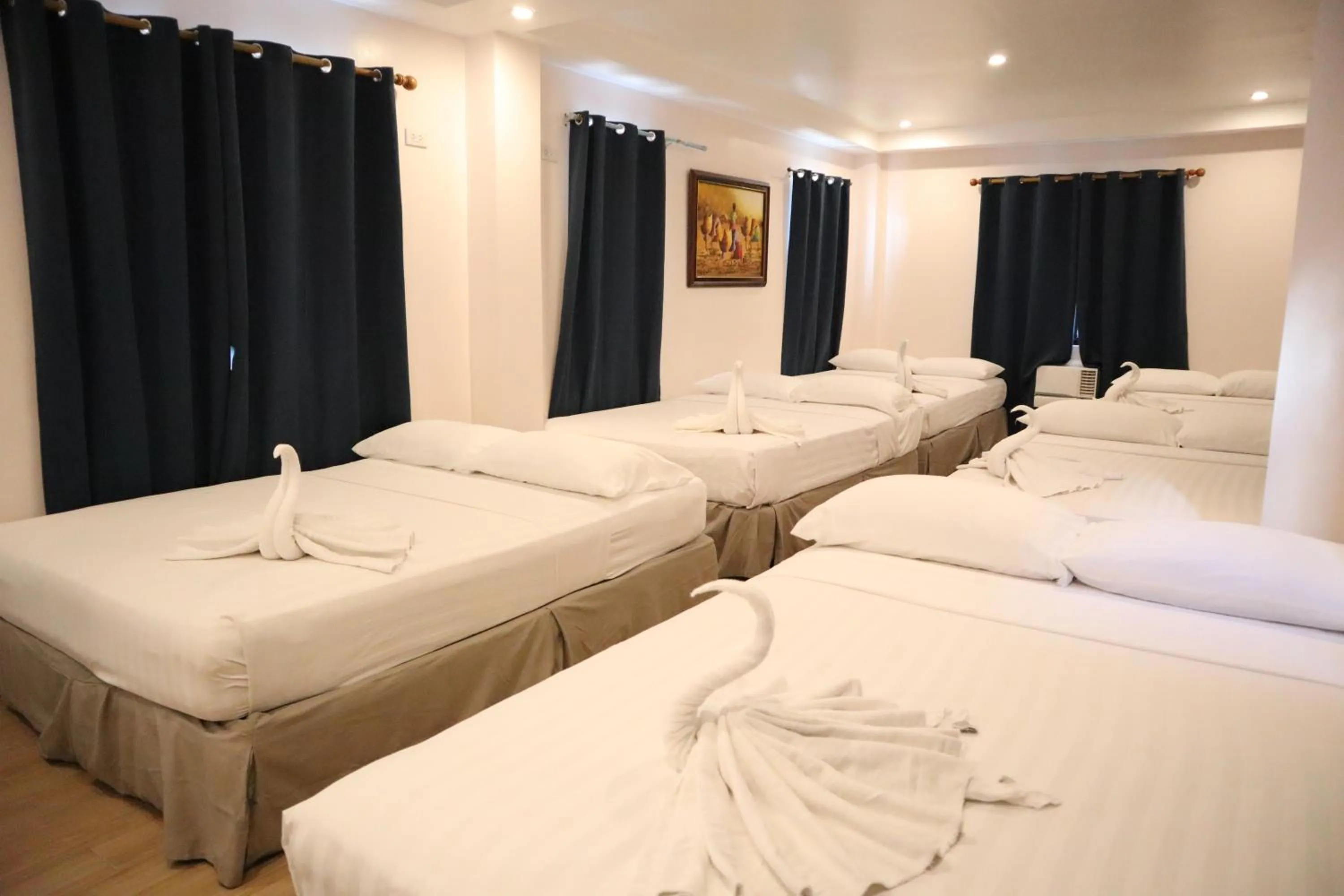 View (from property/room), Bed in Island Inn