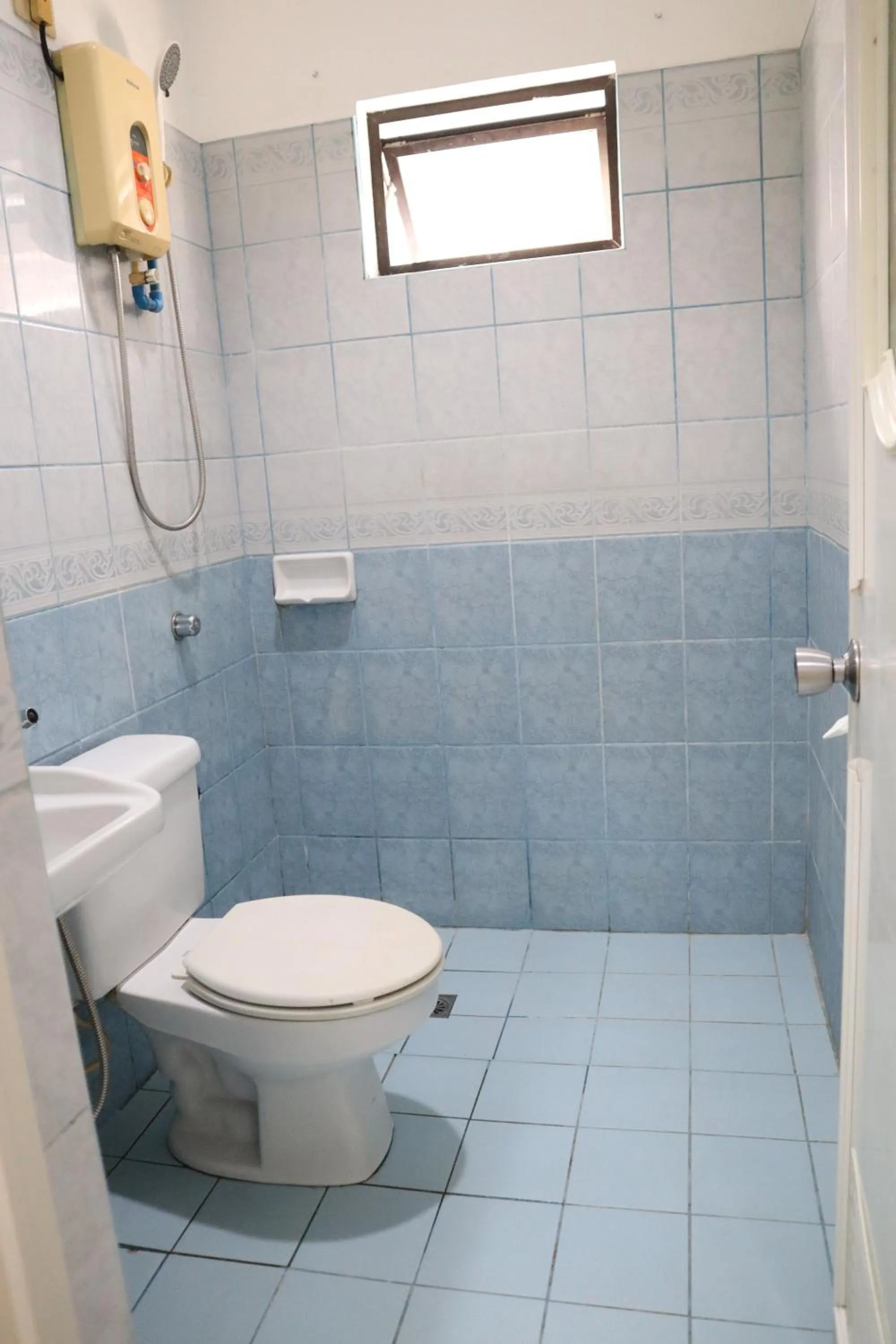 Bathroom in Island Inn