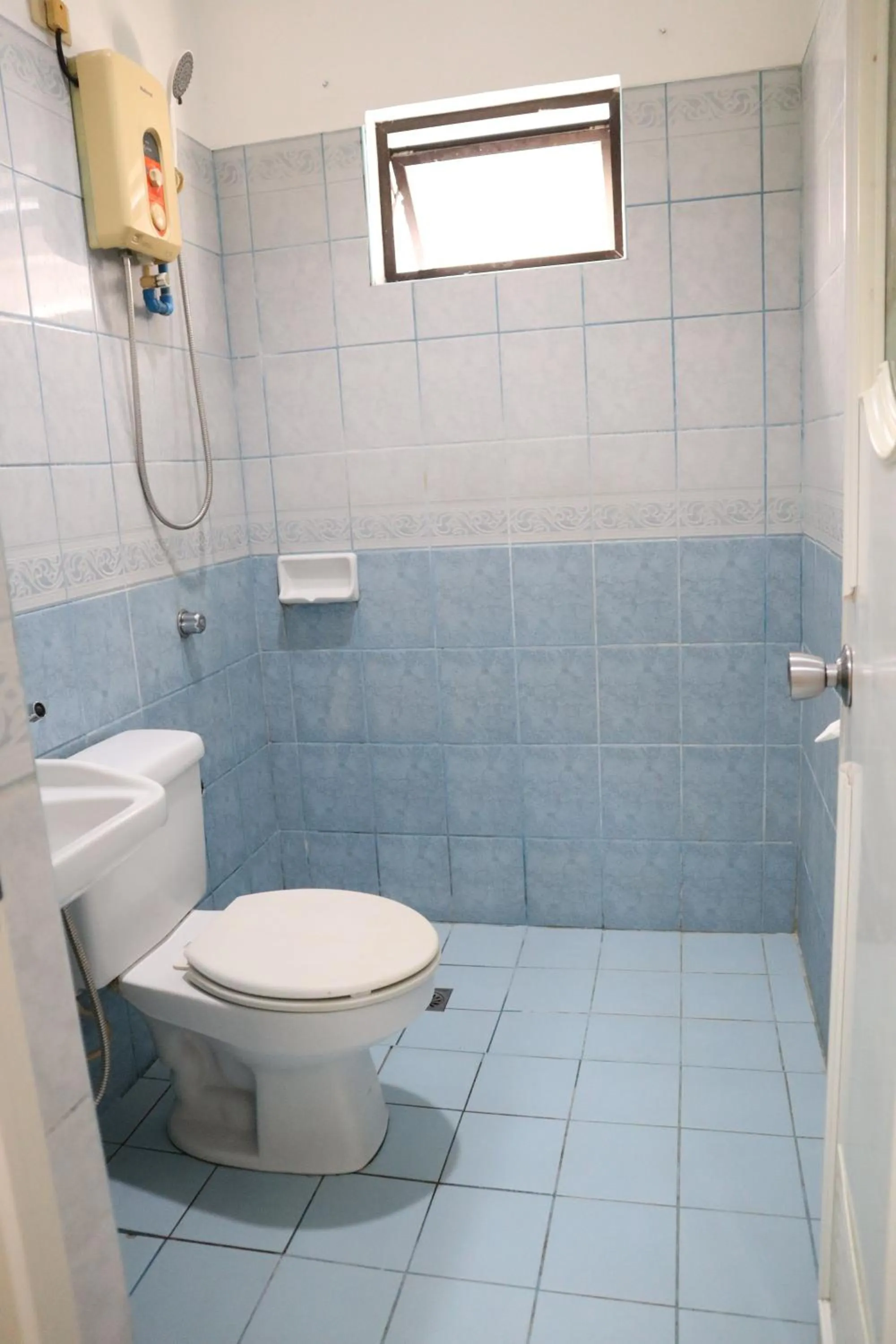 Bathroom in Island Inn