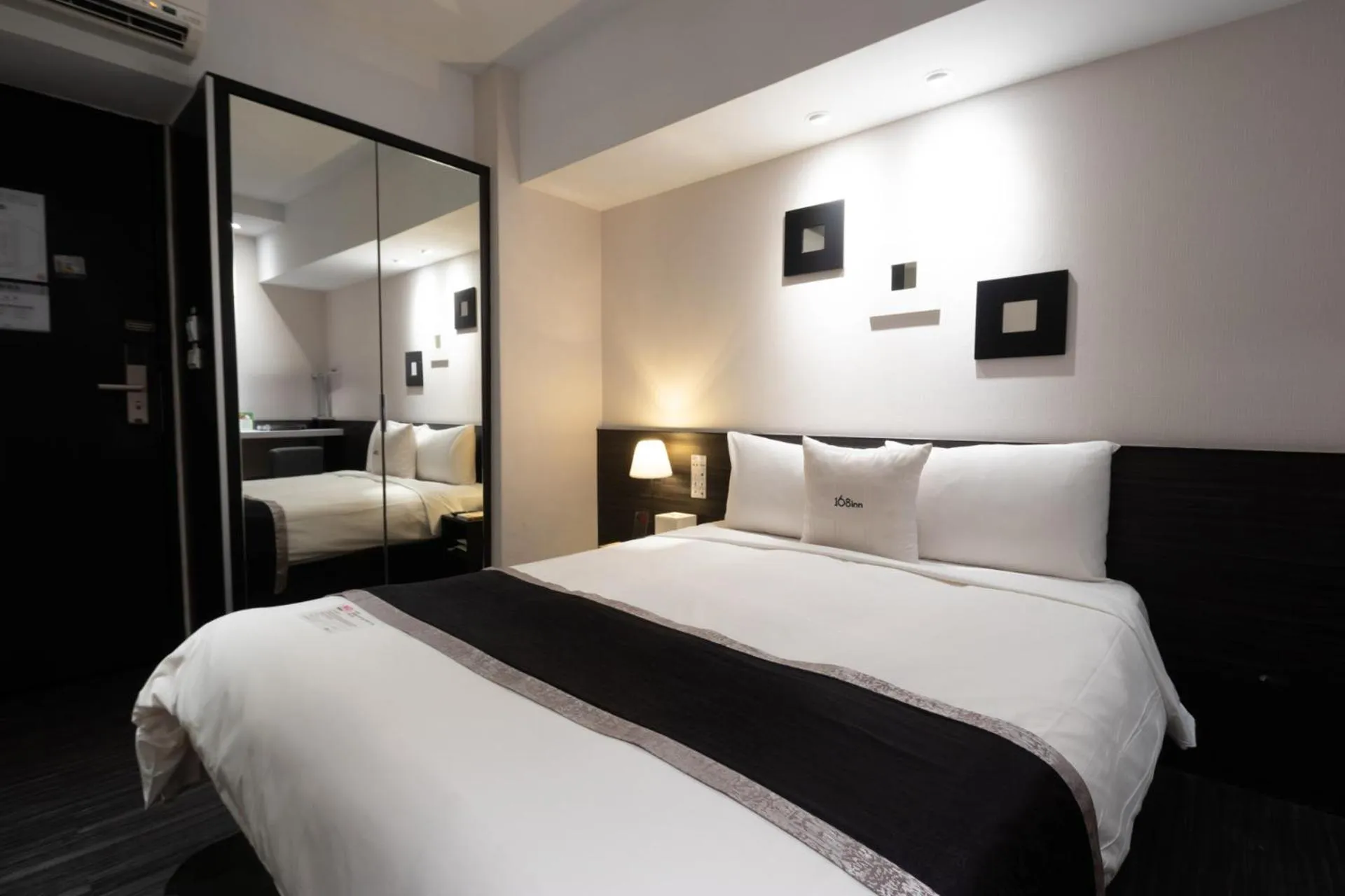 Bedroom, Bed in Stay Inn