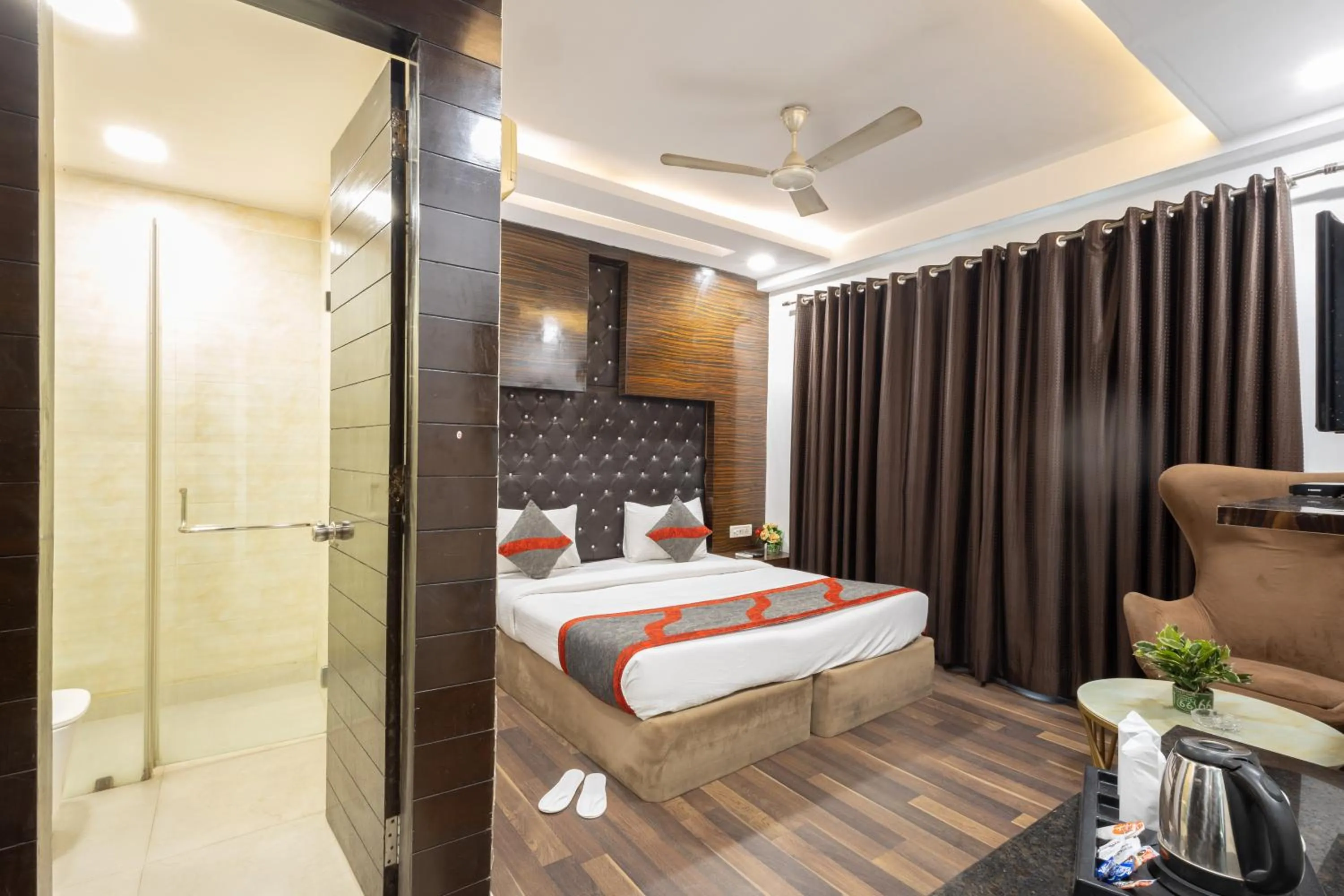 Bed in Hotel Gold Souk - Karol Bagh