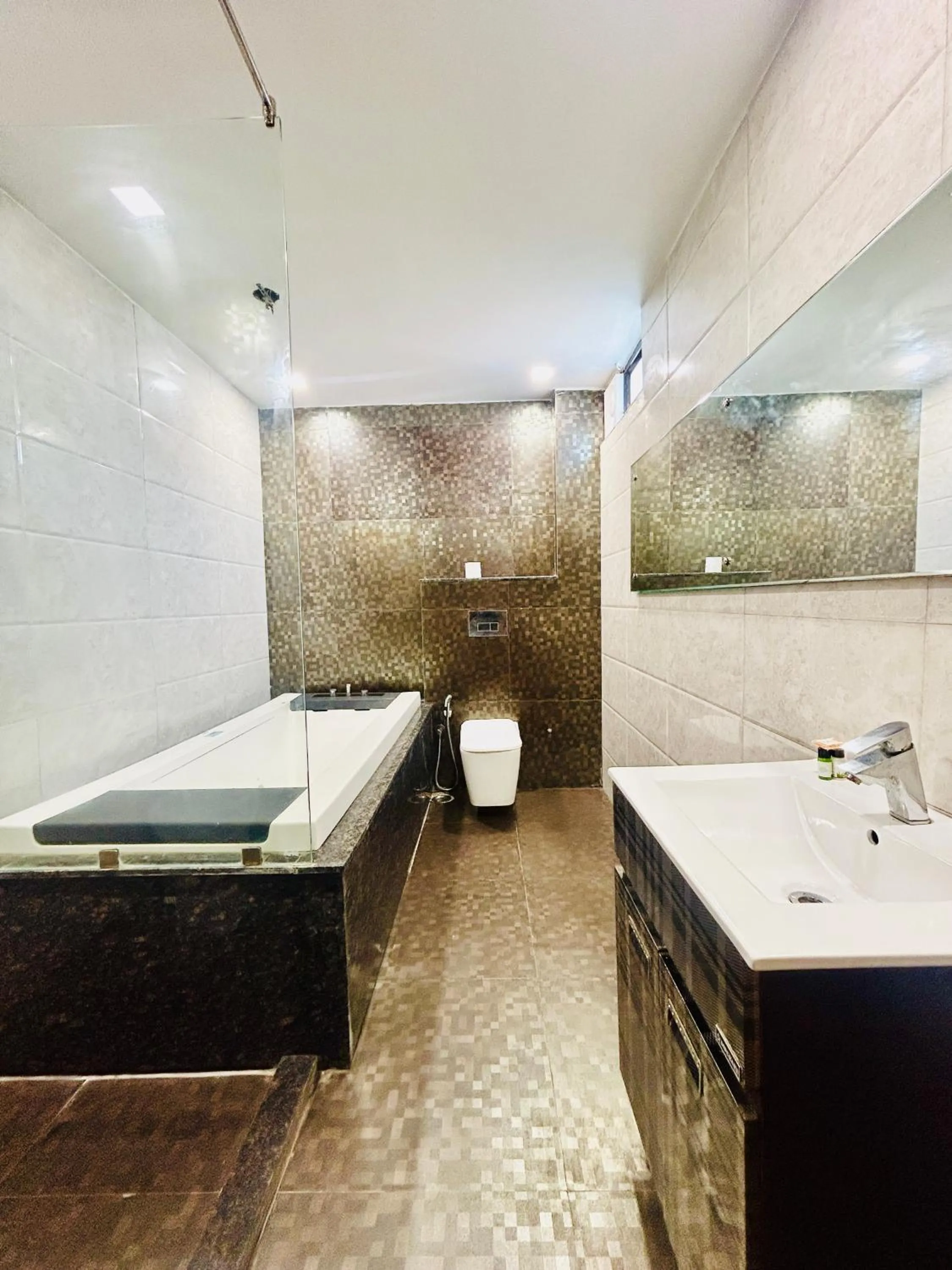 Bathroom in Hotel Gold Souk - Karol Bagh