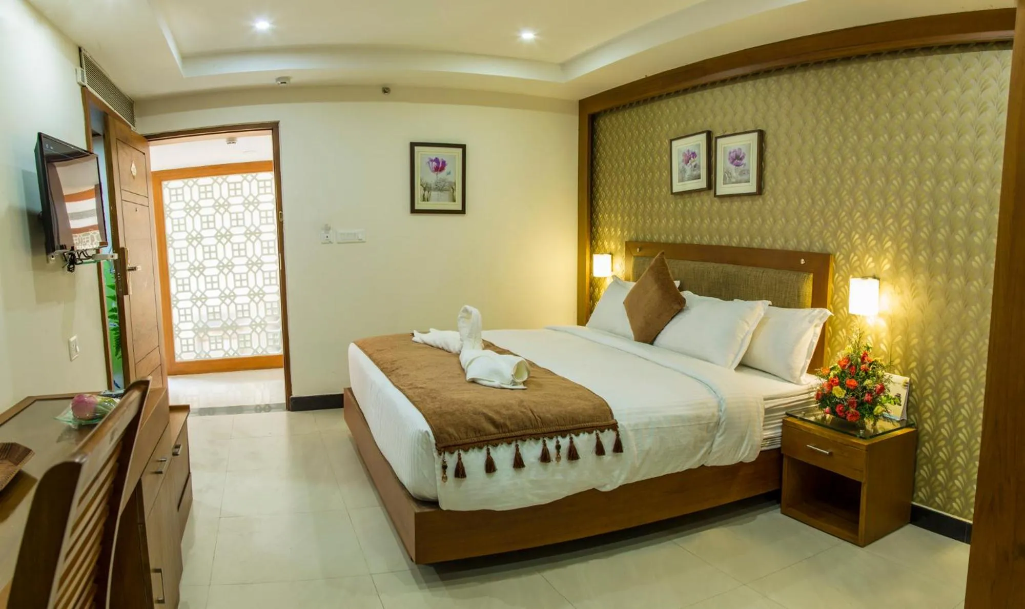 Bedroom, Bed in Hill Palace Hotel & Spa