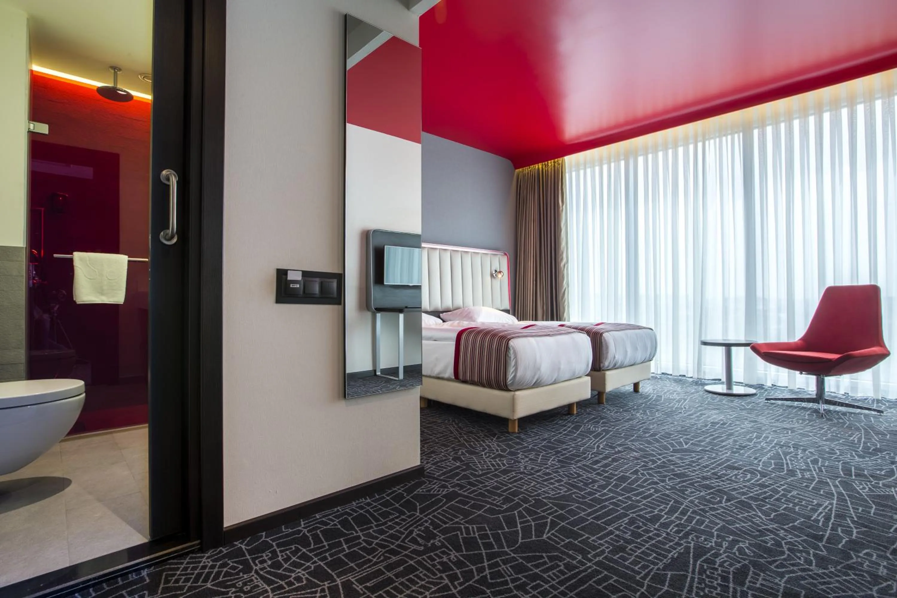 Photo of the whole room, Bed in Park Inn By Radisson Istanbul Ataturk Airport