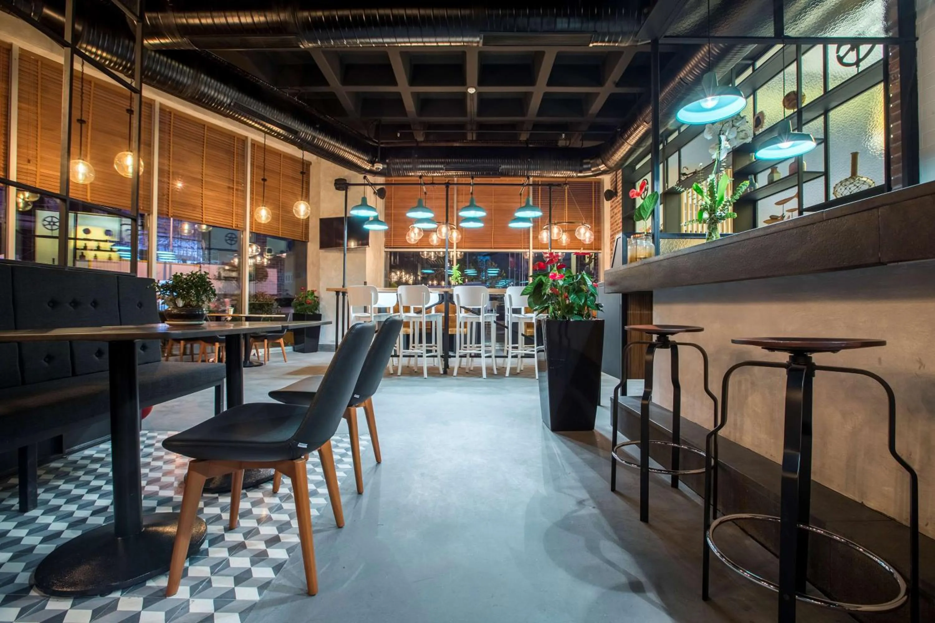 Lounge or bar in Park Inn By Radisson Istanbul Ataturk Airport