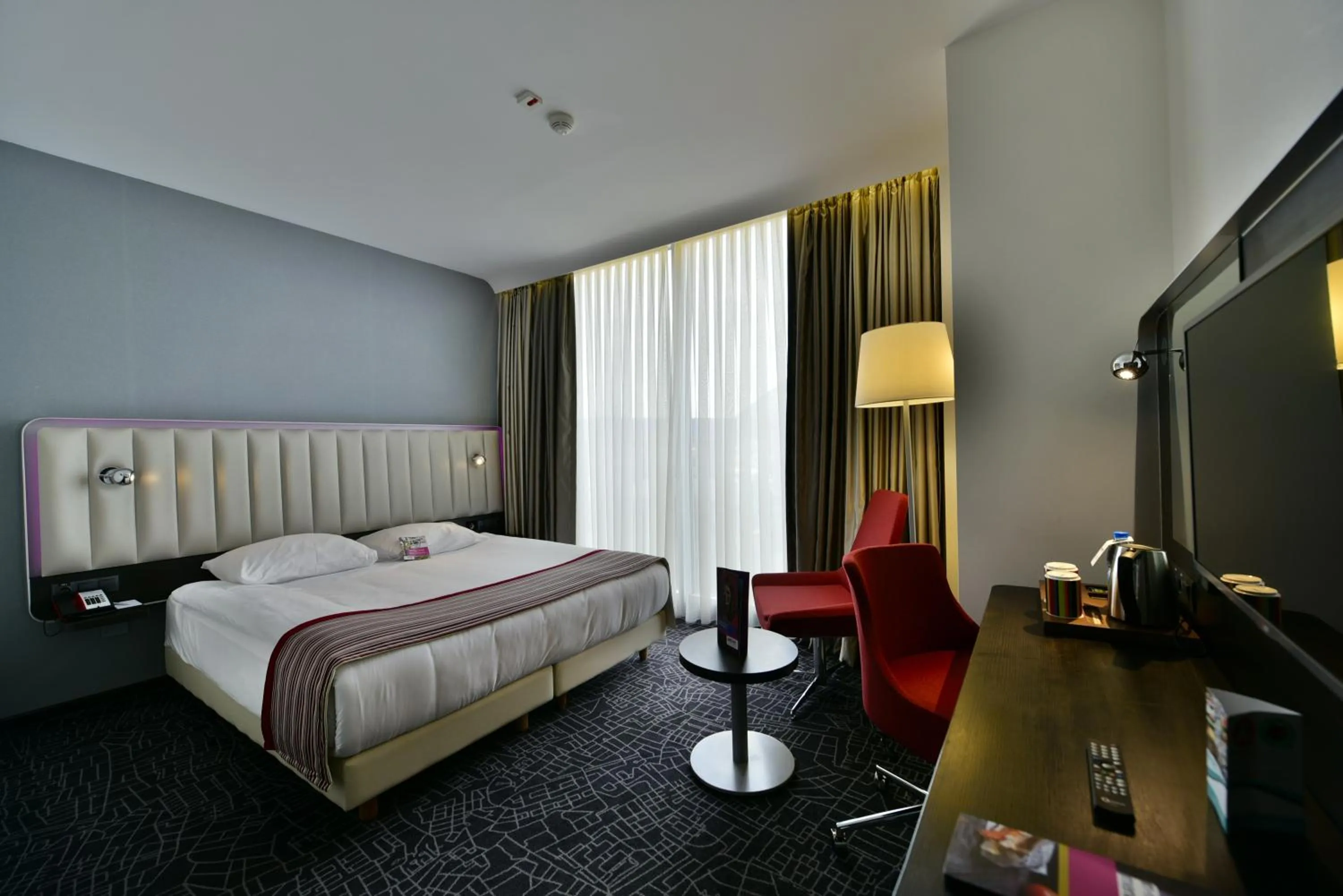 Photo of the whole room, Bed in Park Inn By Radisson Istanbul Ataturk Airport
