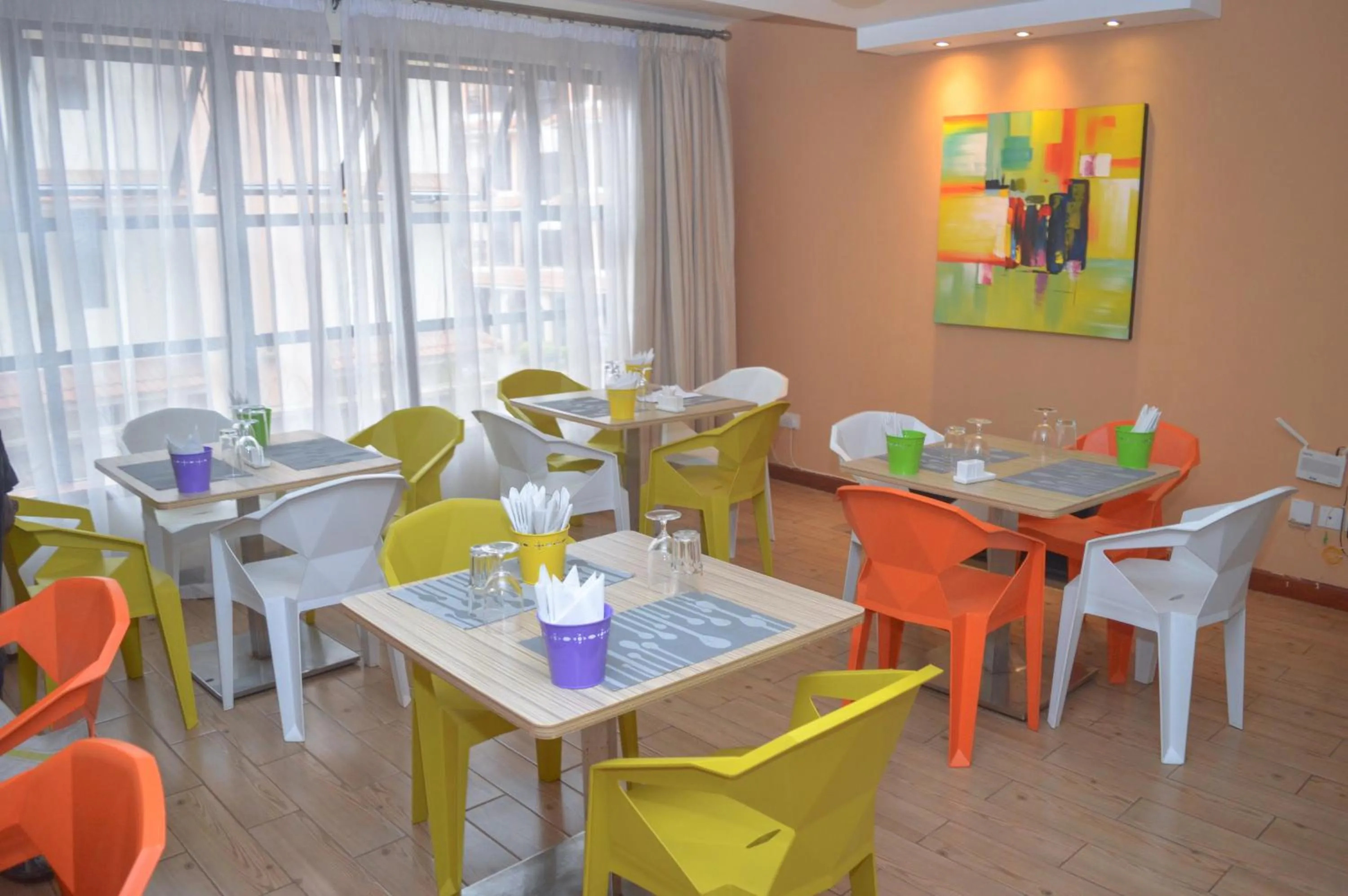 Restaurant/places to eat in Fedha Residences by Trianum