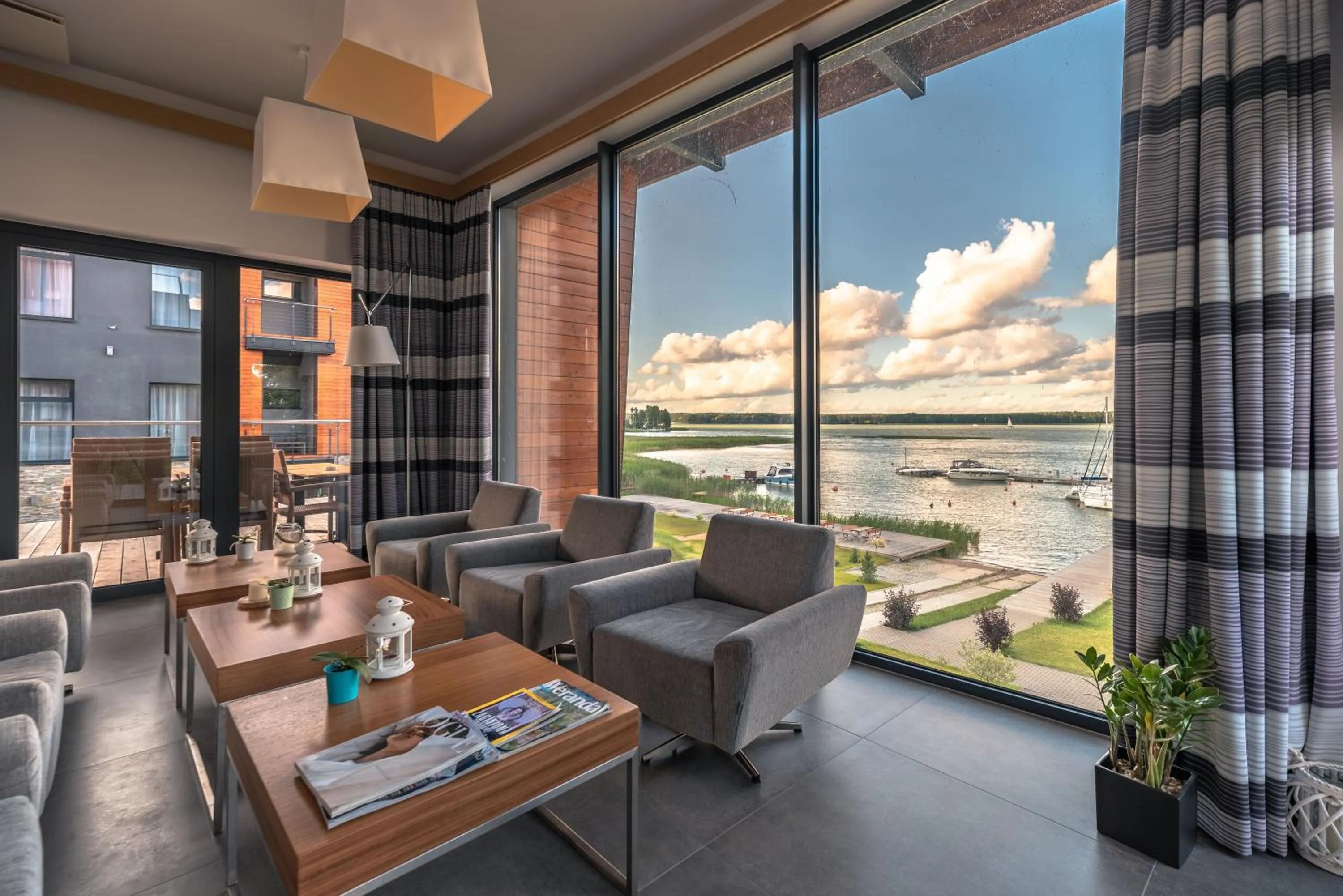 Restaurant/places to eat in Marina Nawigator