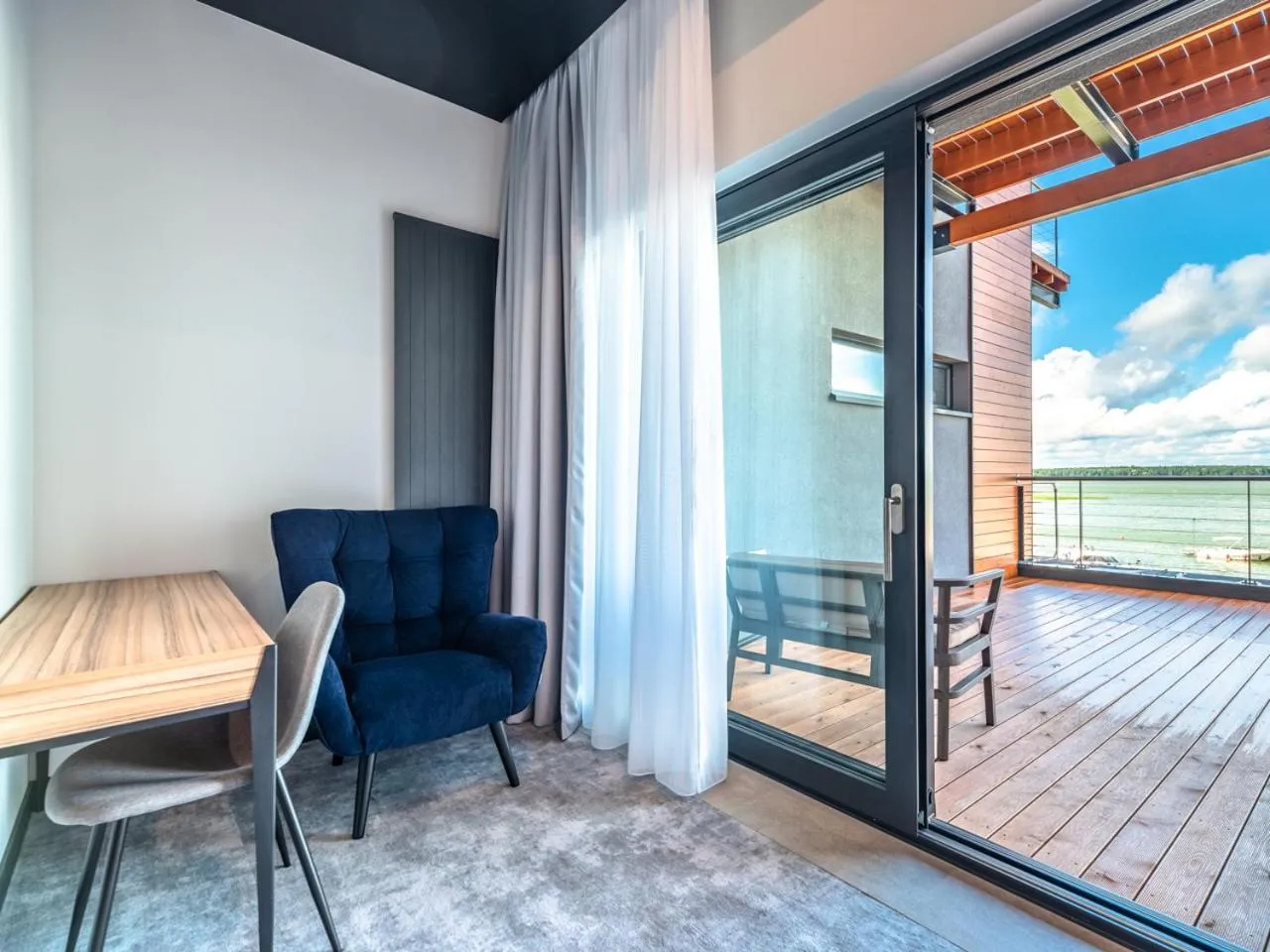 Day in Marina Nawigator