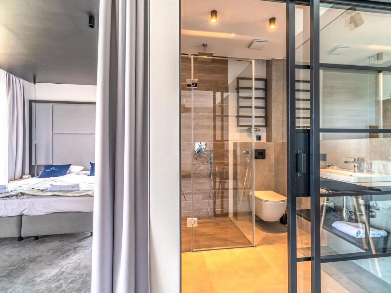 Shower, Bed in Marina Nawigator