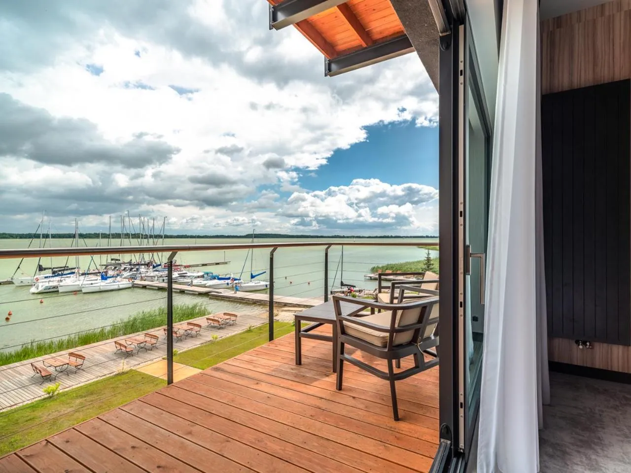 Day in Marina Nawigator