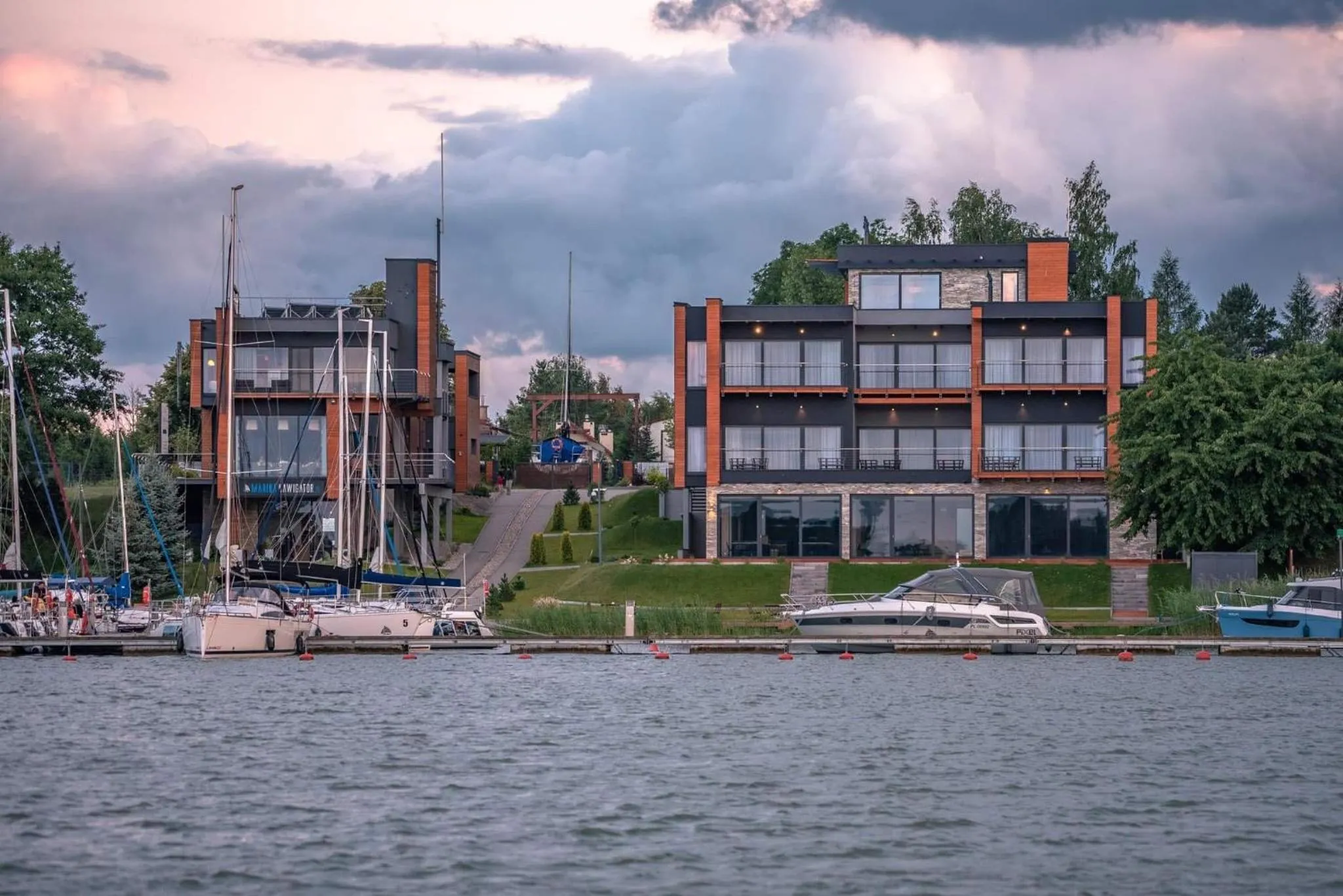 Property building in Marina Nawigator