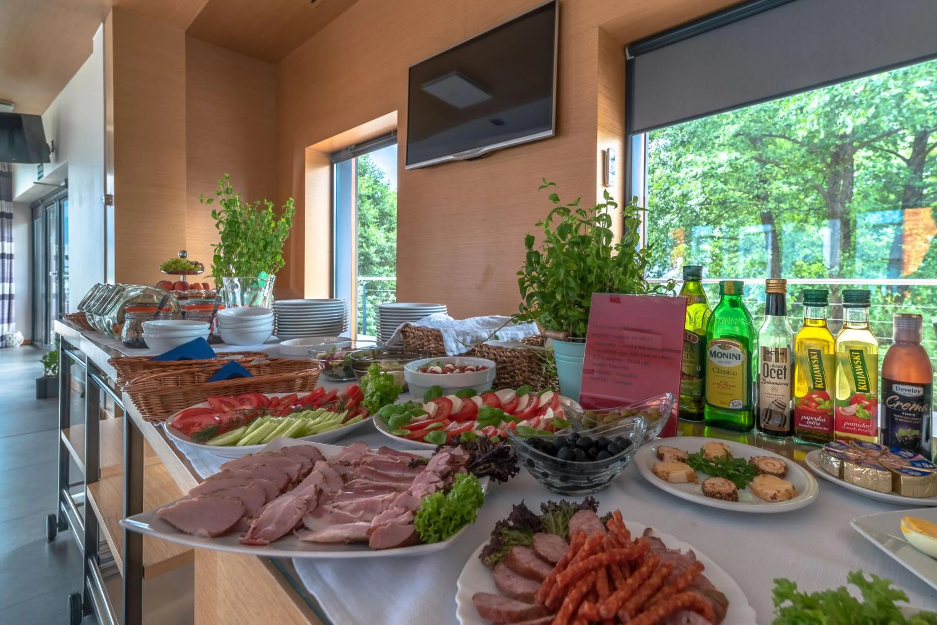 Food in Marina Nawigator