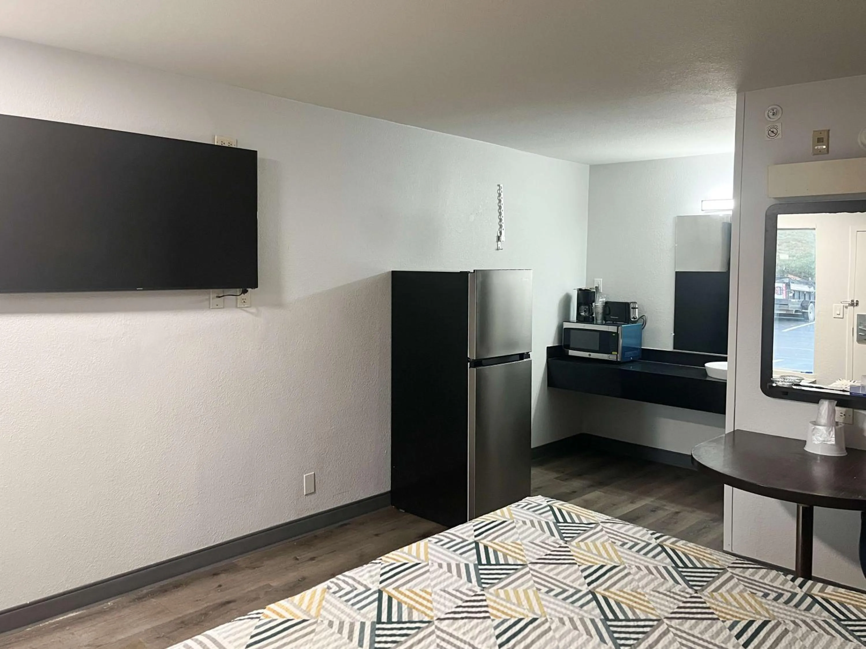 Bedroom, Bed in Studio 6 Augusta, GA