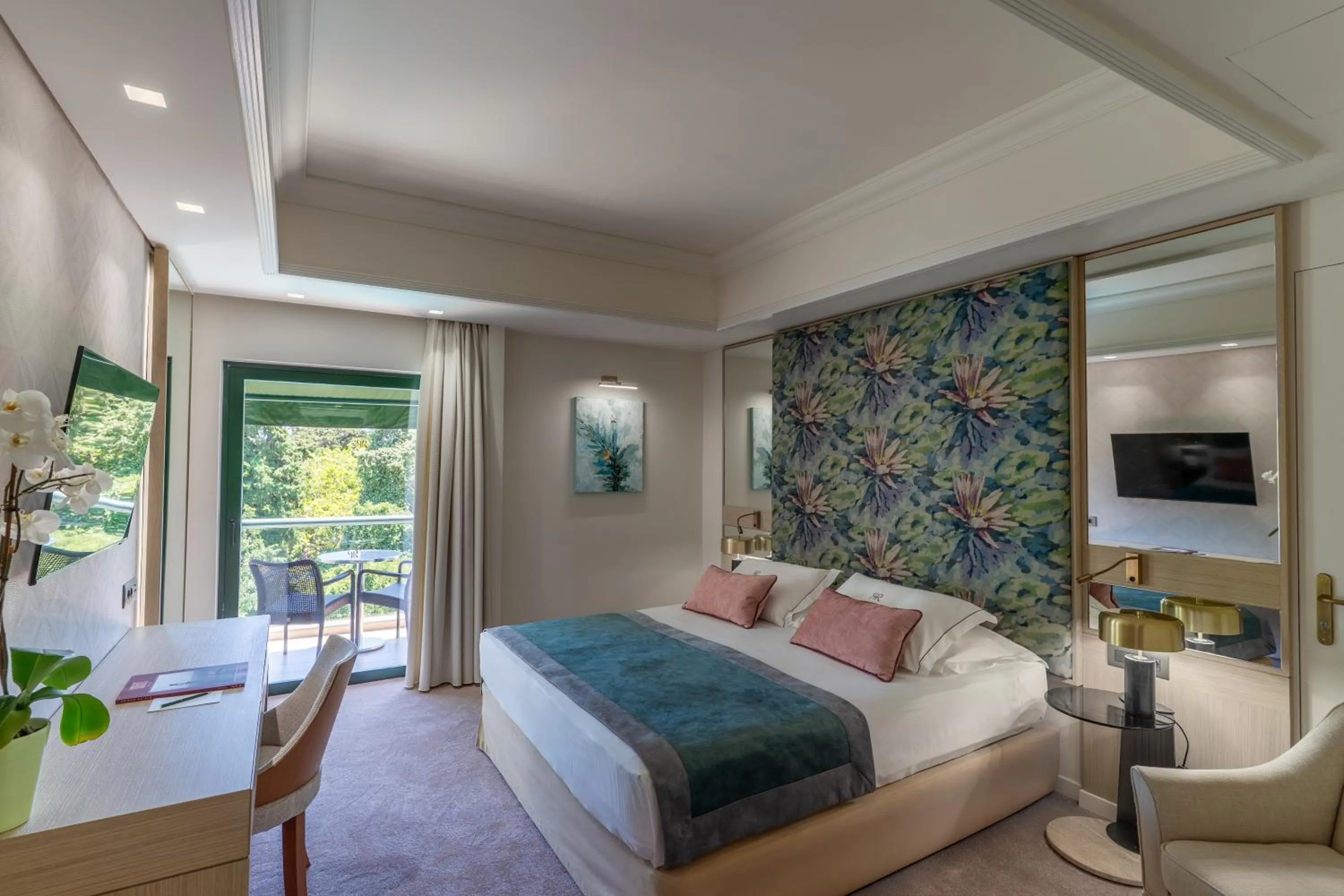 Bedroom, Bed in Rodos Park