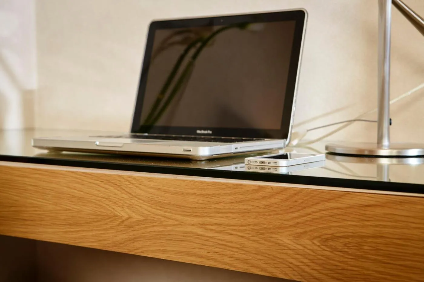 Business facilities in Rodos Park