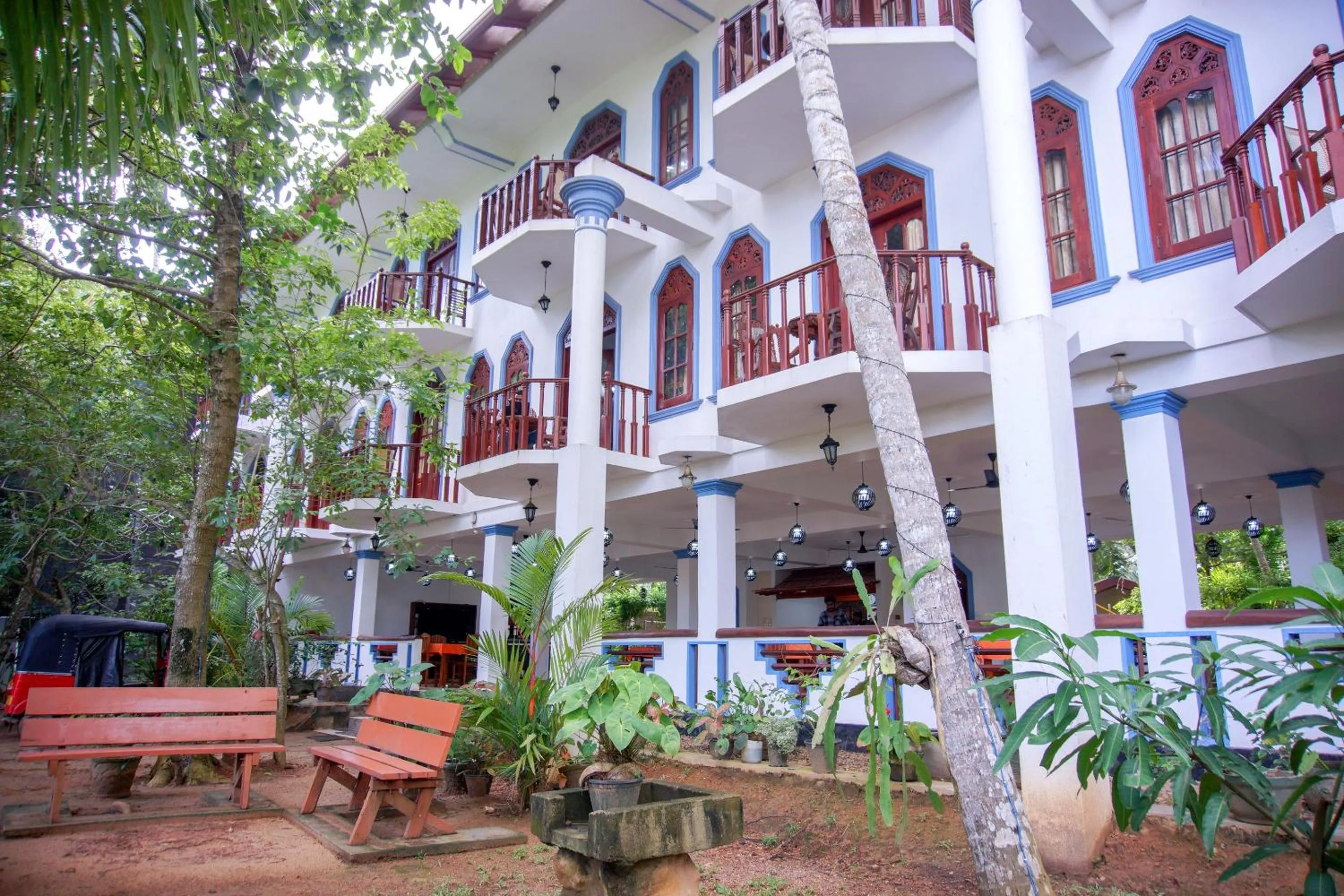 Facade/entrance in No Name Rest