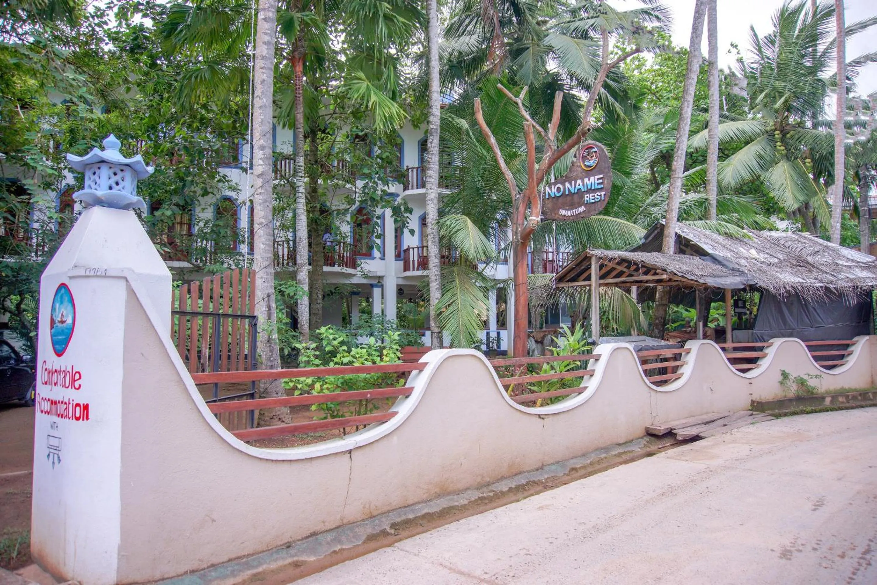 Facade/entrance in No Name Rest