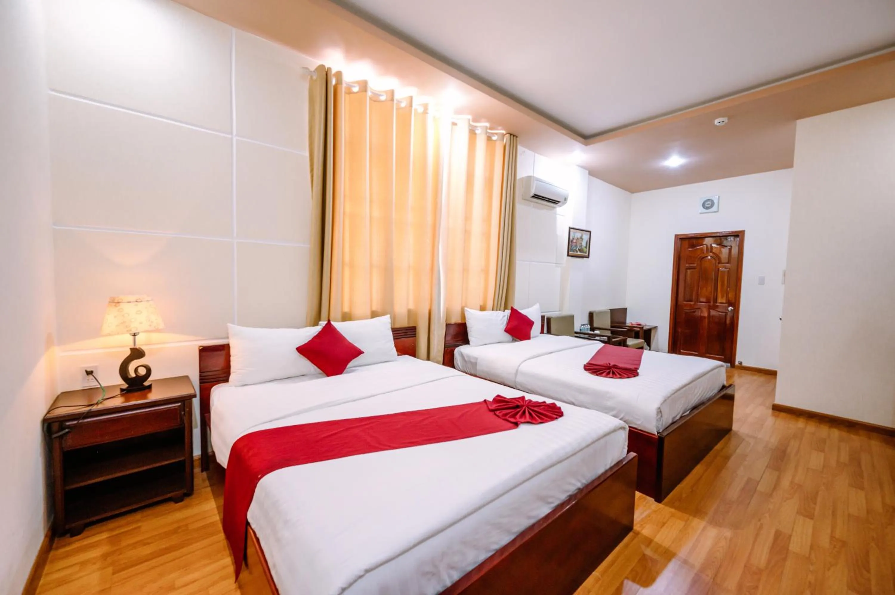 Bed in Hoang Duc Hotel