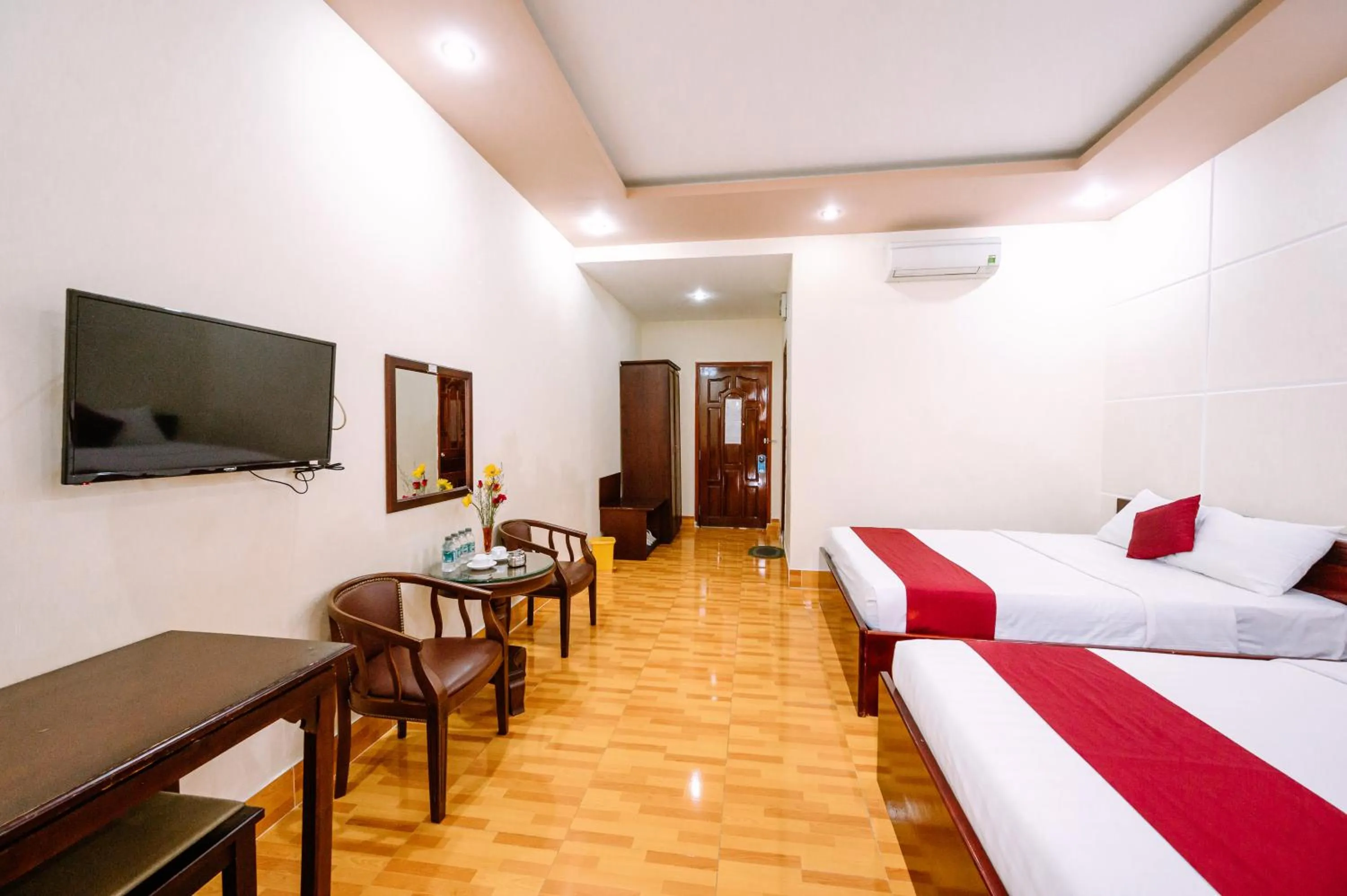 TV and multimedia, Bed in Hoang Duc Hotel