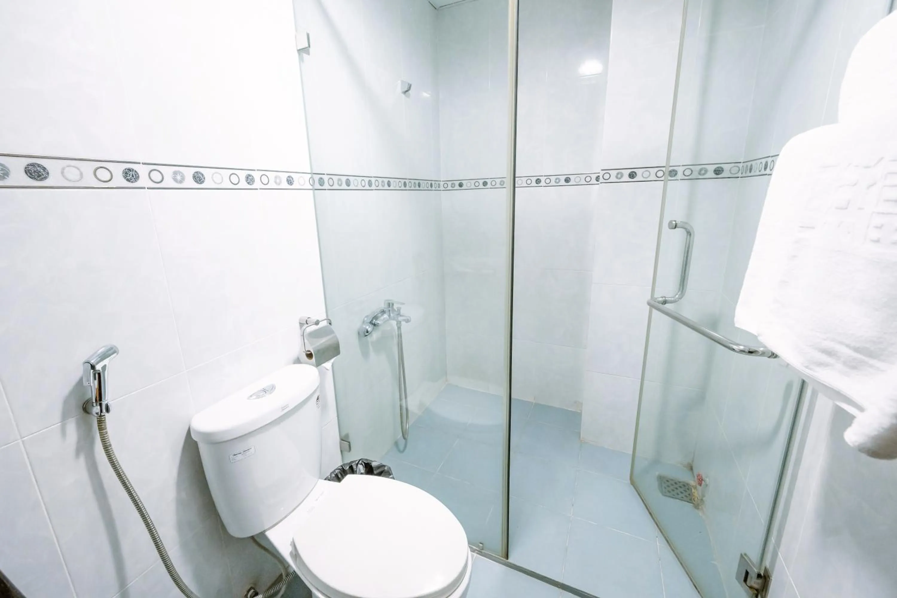 Bathroom in Hoang Duc Hotel