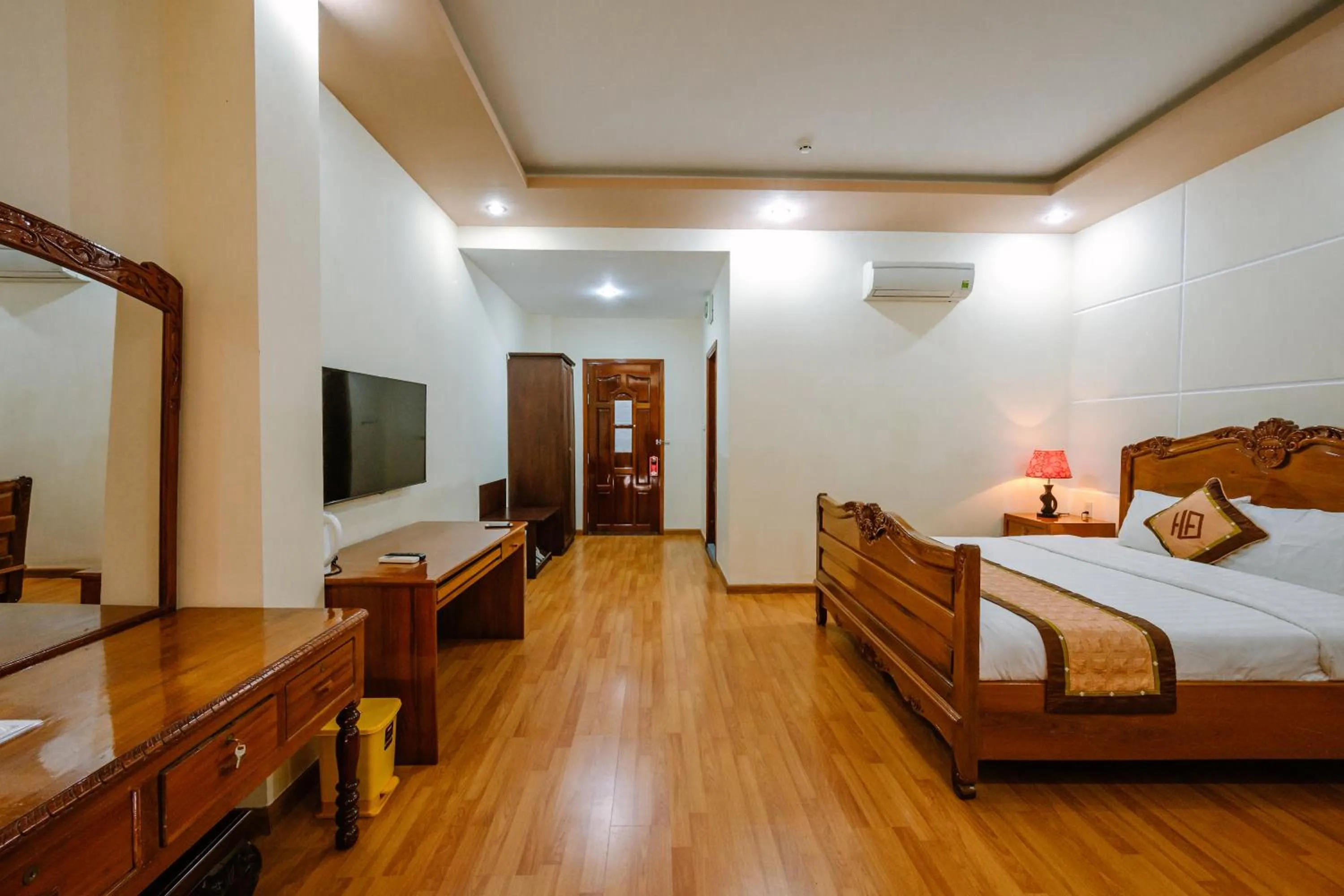 Photo of the whole room, Bed in Hoang Duc Hotel