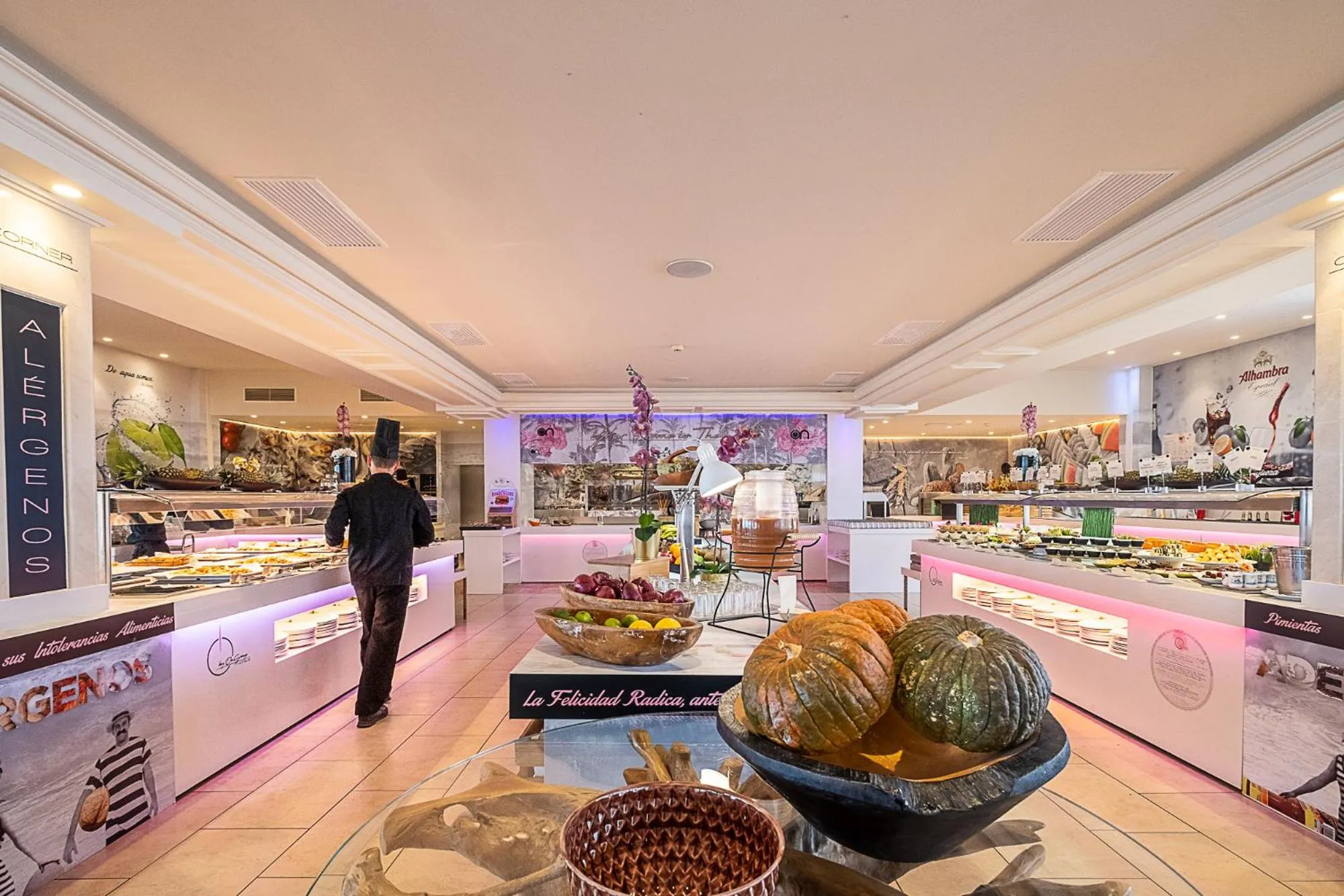 Restaurant/places to eat in ON Hotels Oceanfront Adults Designed