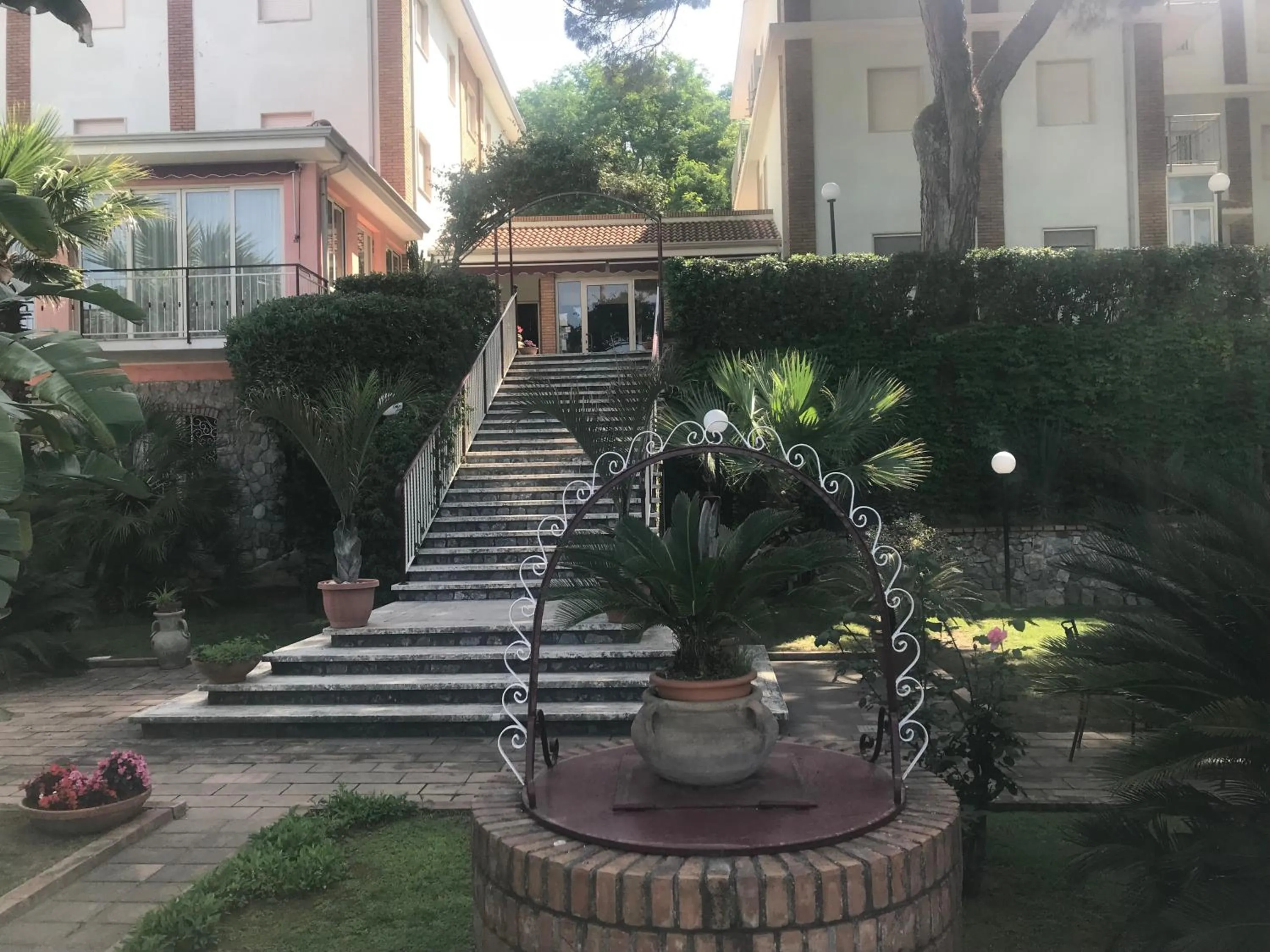 Facade/entrance in Belvedere Hotel Club