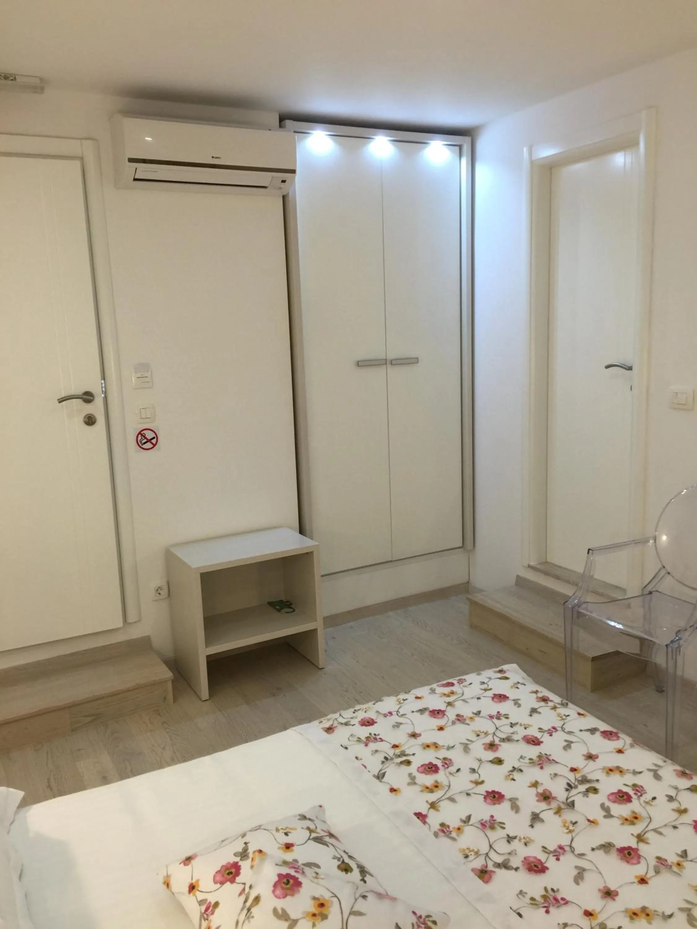 Photo of the whole room, Bed in Palace Tartaglia