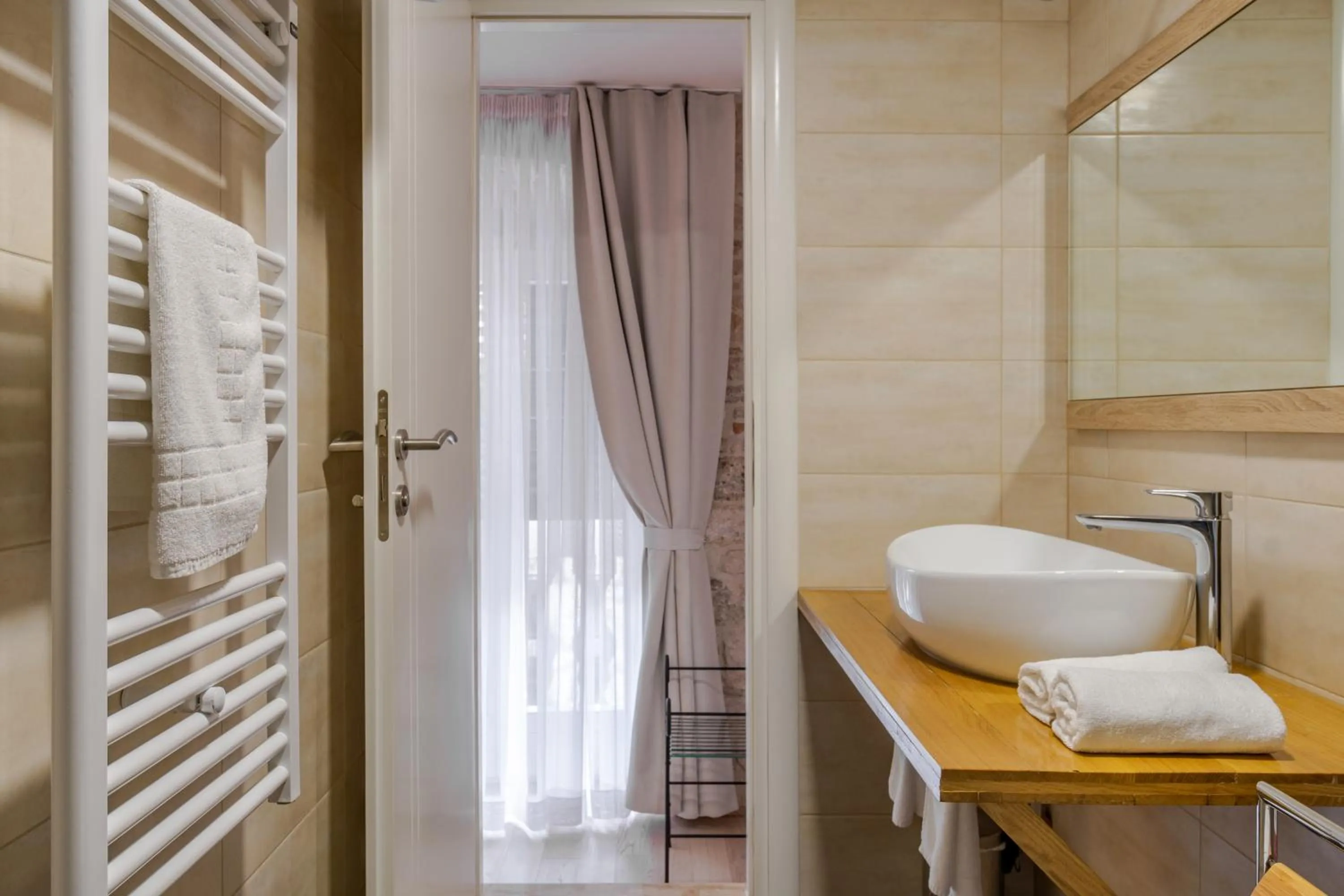 Shower in Palace Tartaglia