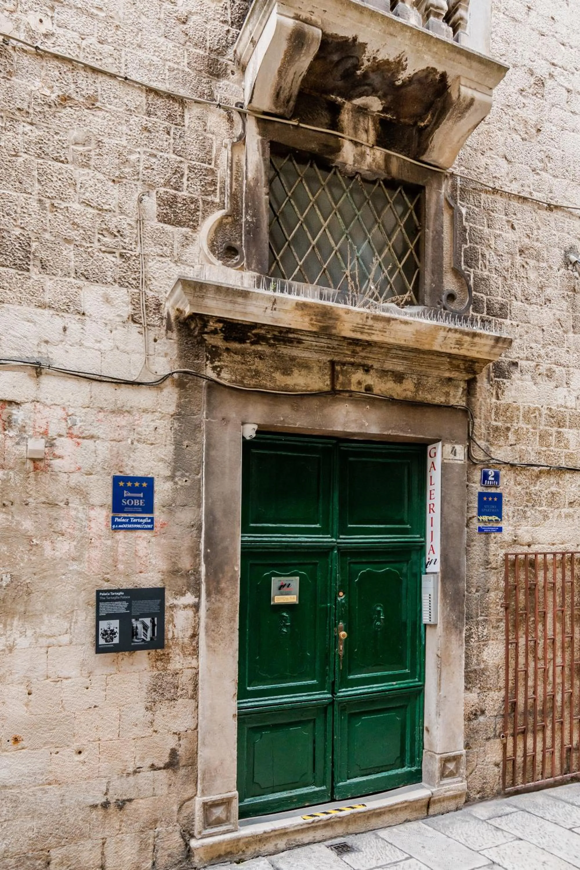 Property building in Palace Tartaglia