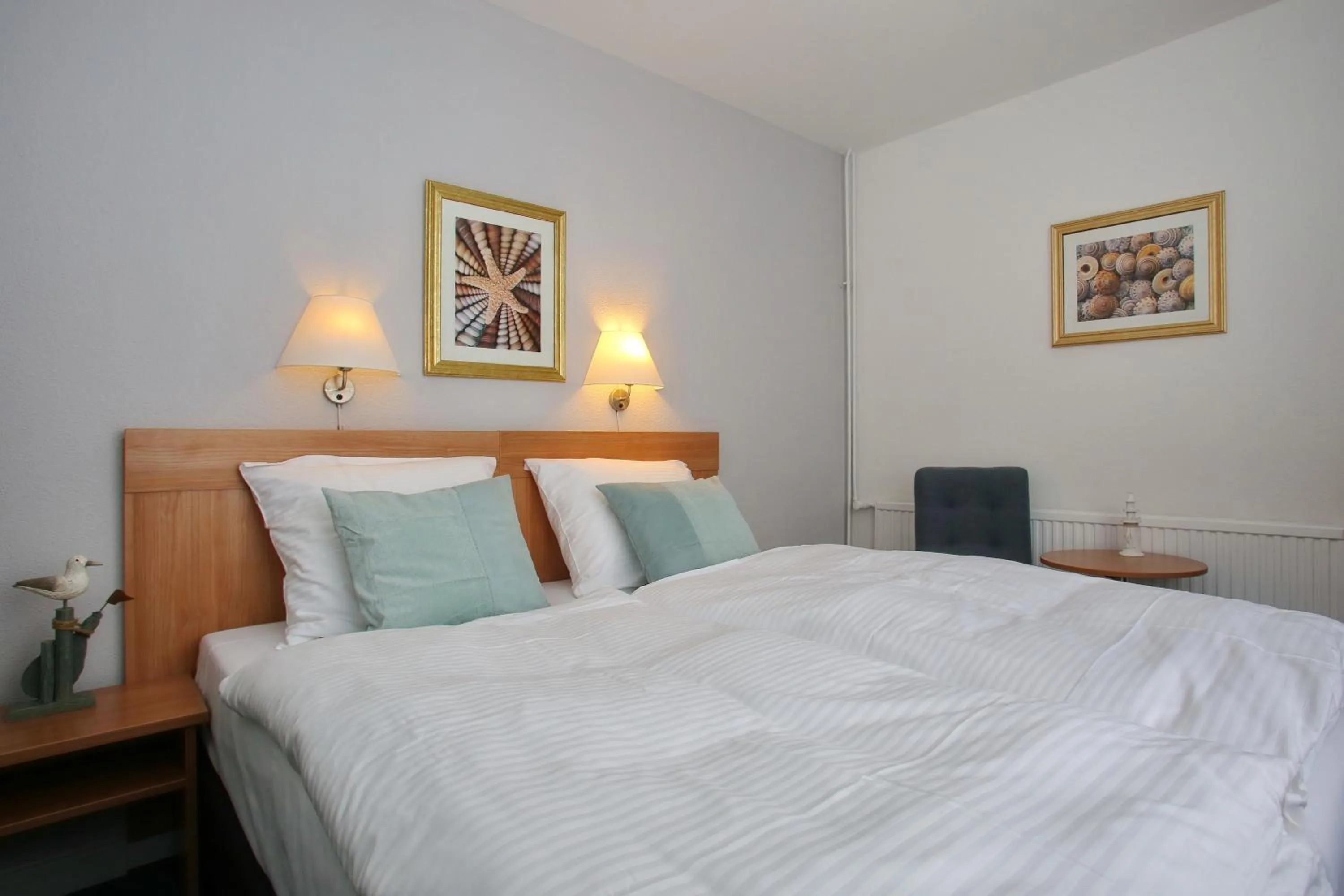 Photo of the whole room, Bed in Hotel Golfzicht