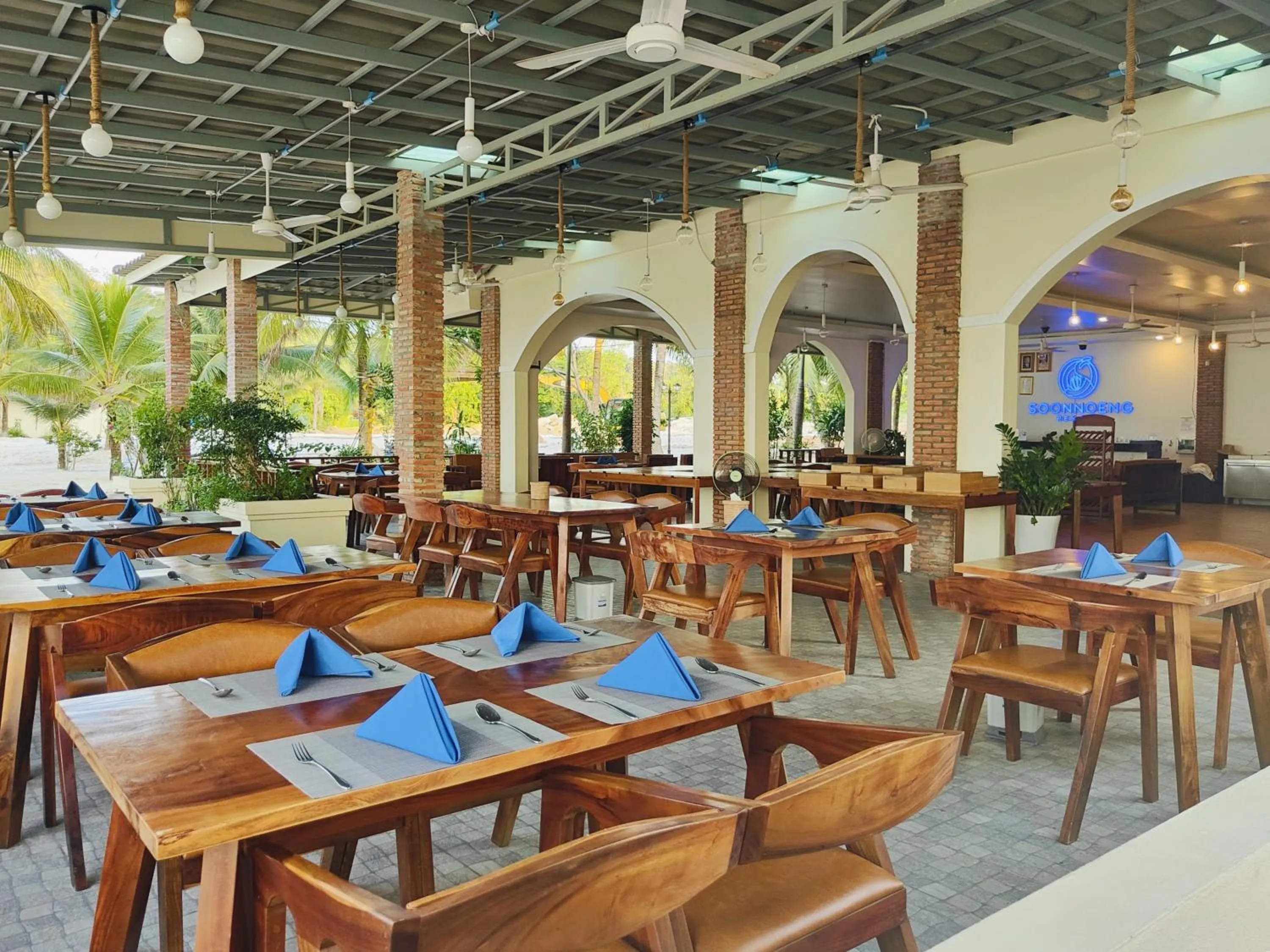 Restaurant/places to eat in SoonNoeng Resort