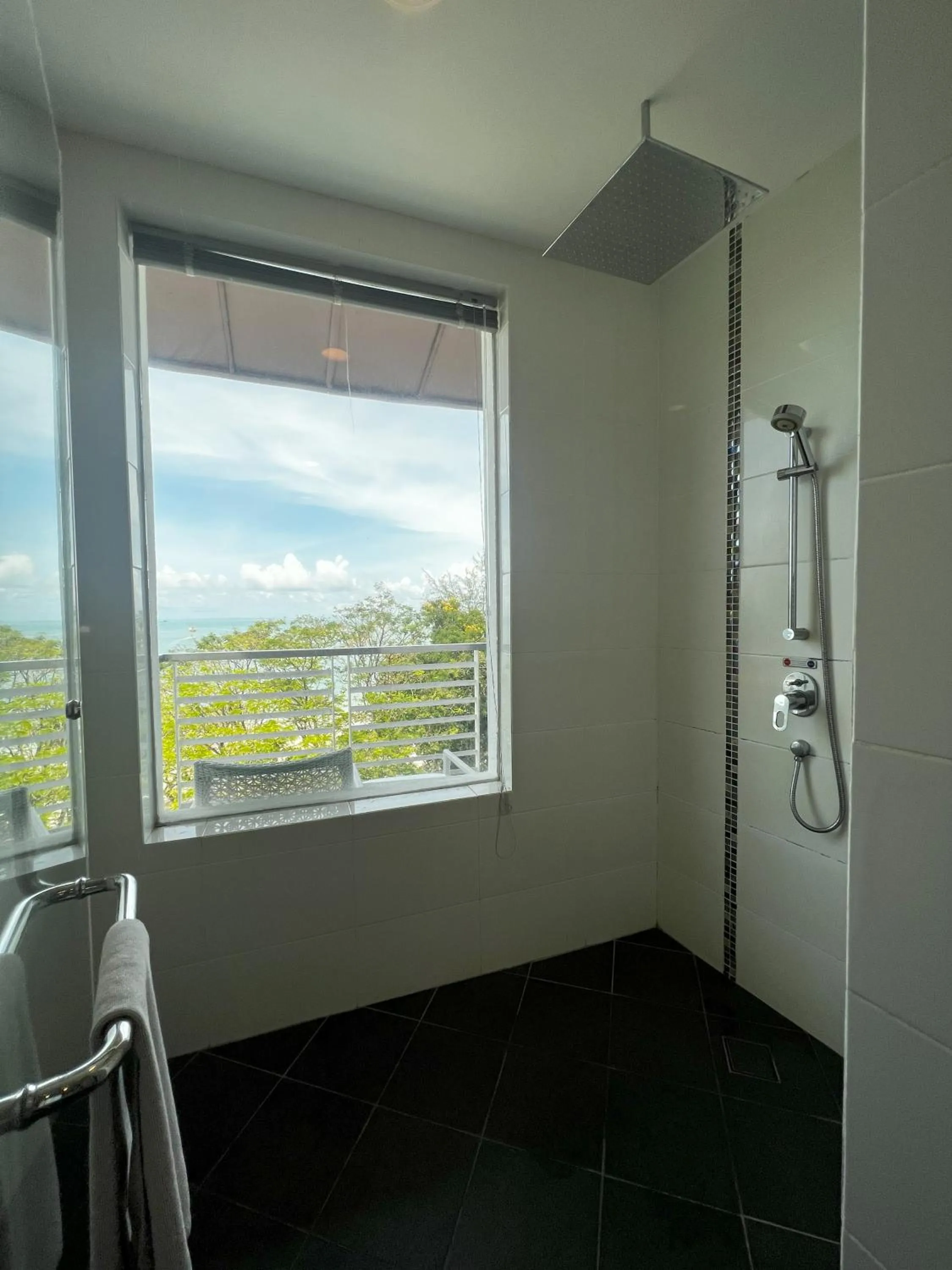 Shower in Cenang Plaza Beach Hotel